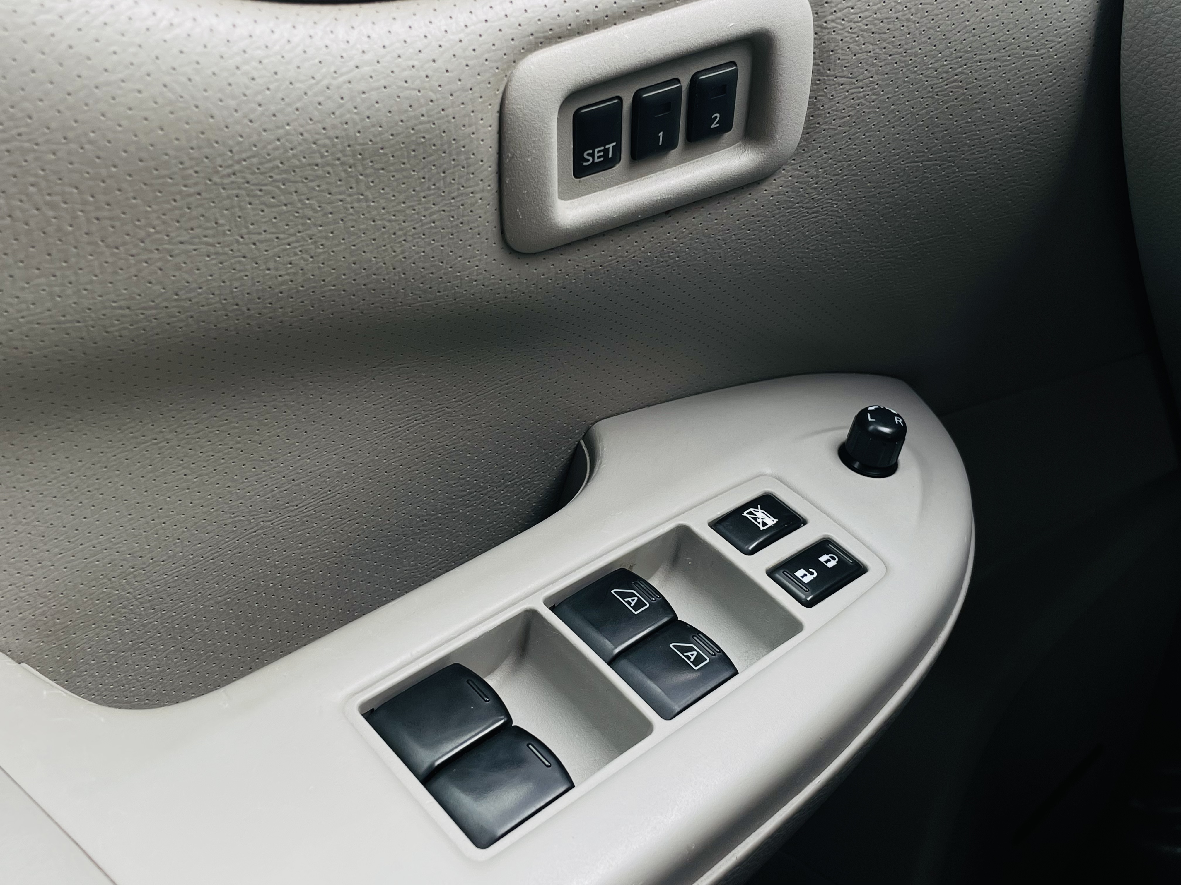 日产 贵士 2012 汽车图片 #7