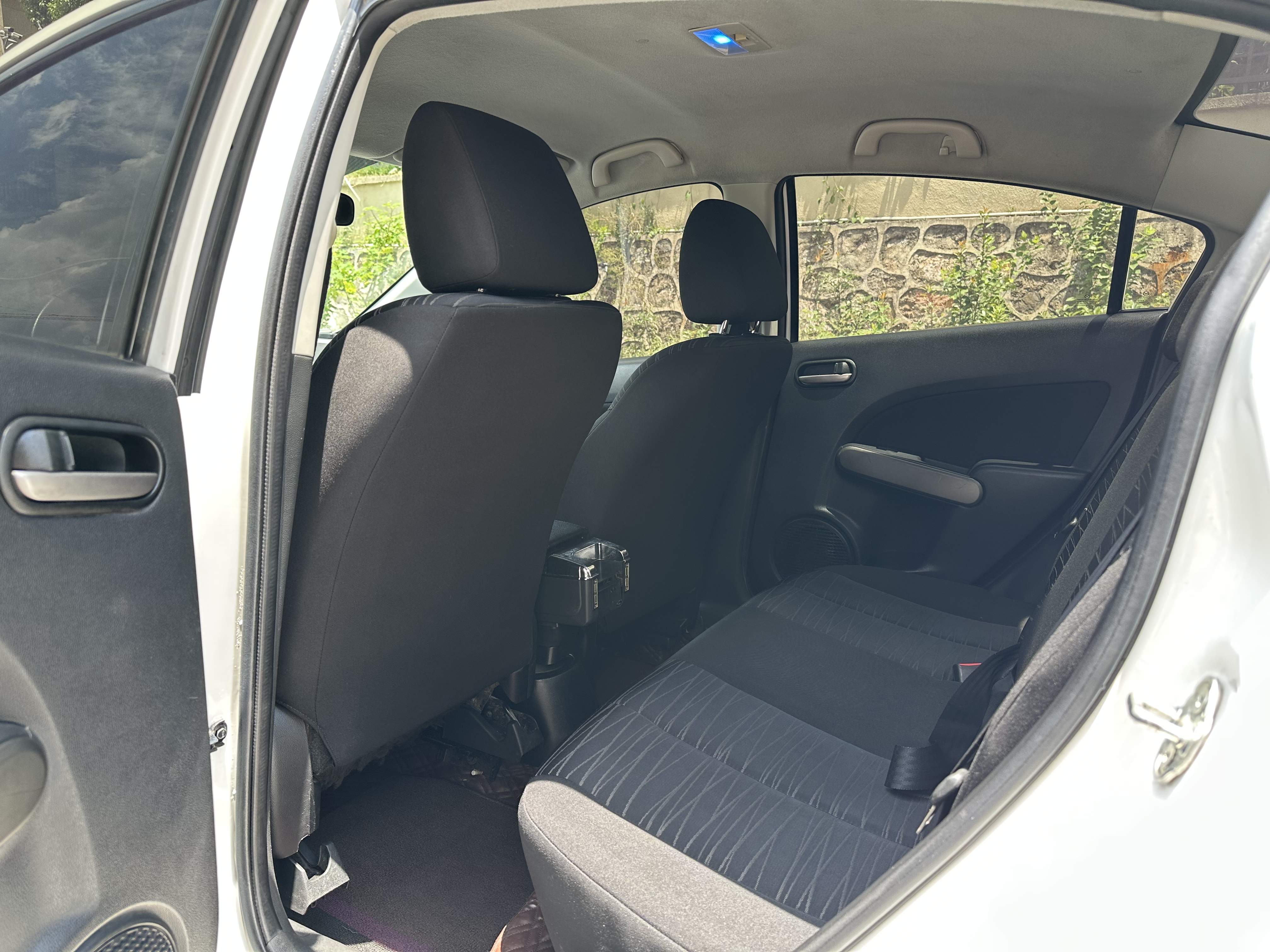 Mazda 2 Sedan 2011 صورة سيارة #7