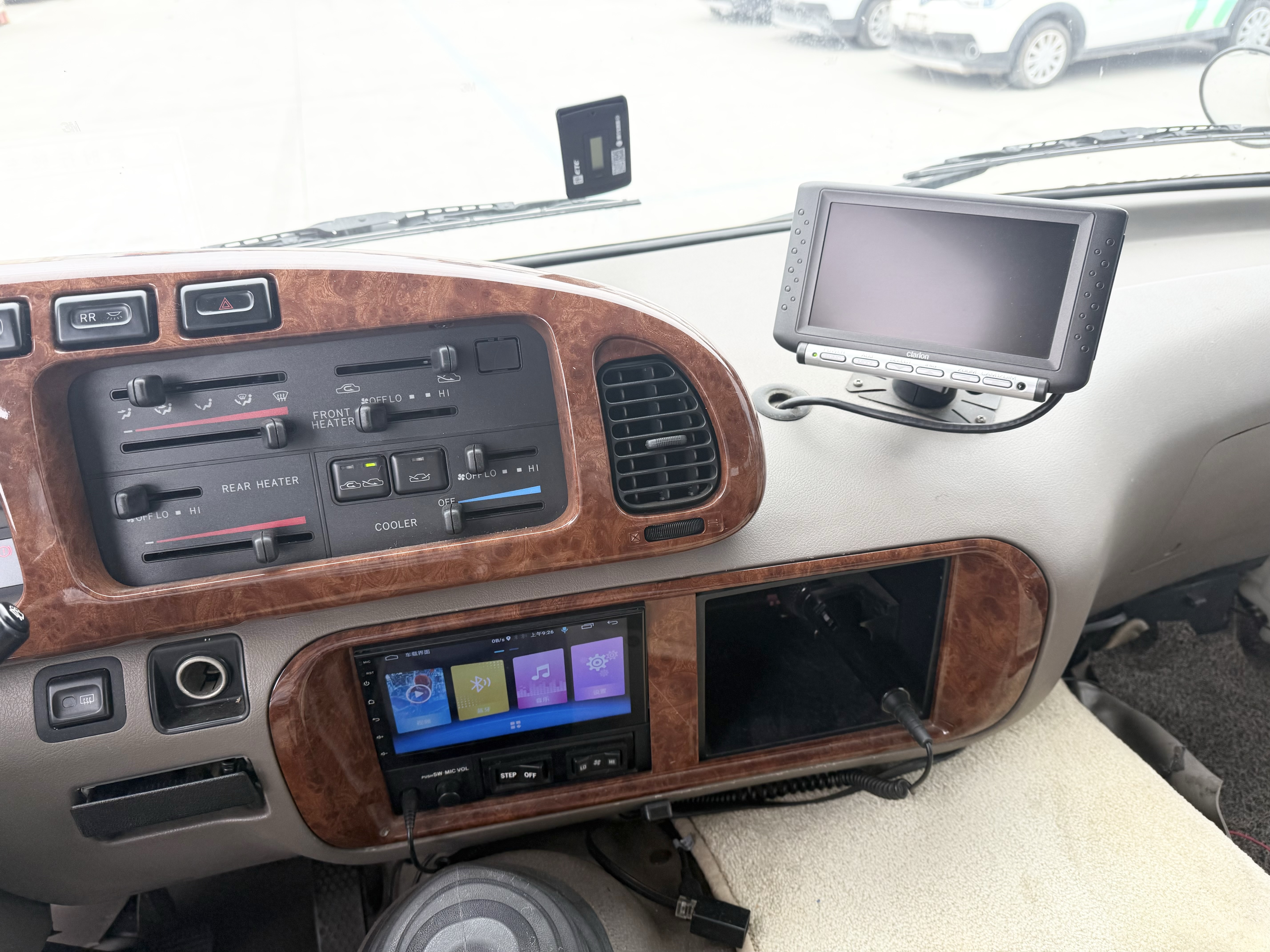 Toyota Coaster 2011 imagen de coche #7