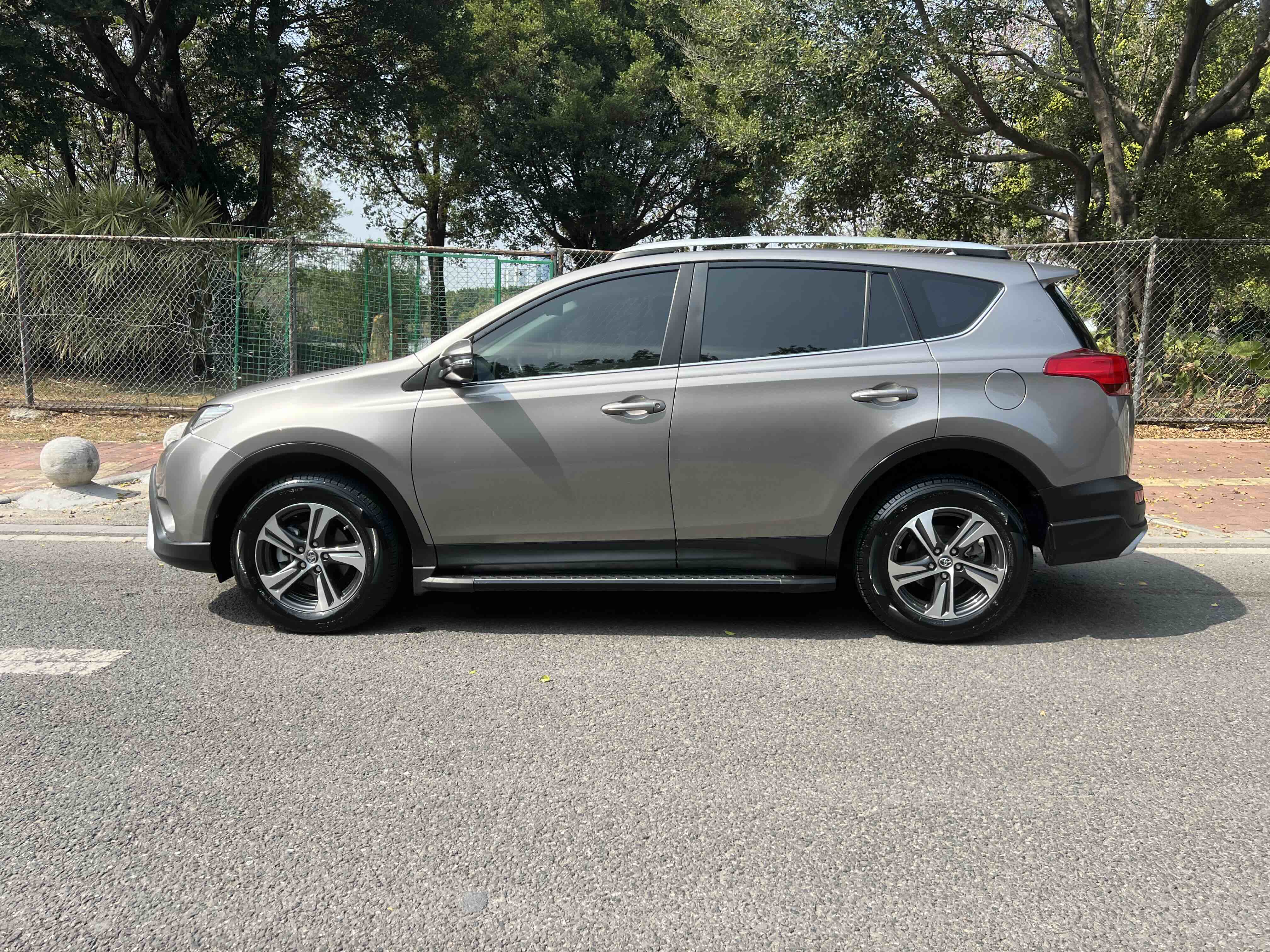 Toyota RAV4 2016 car image #7