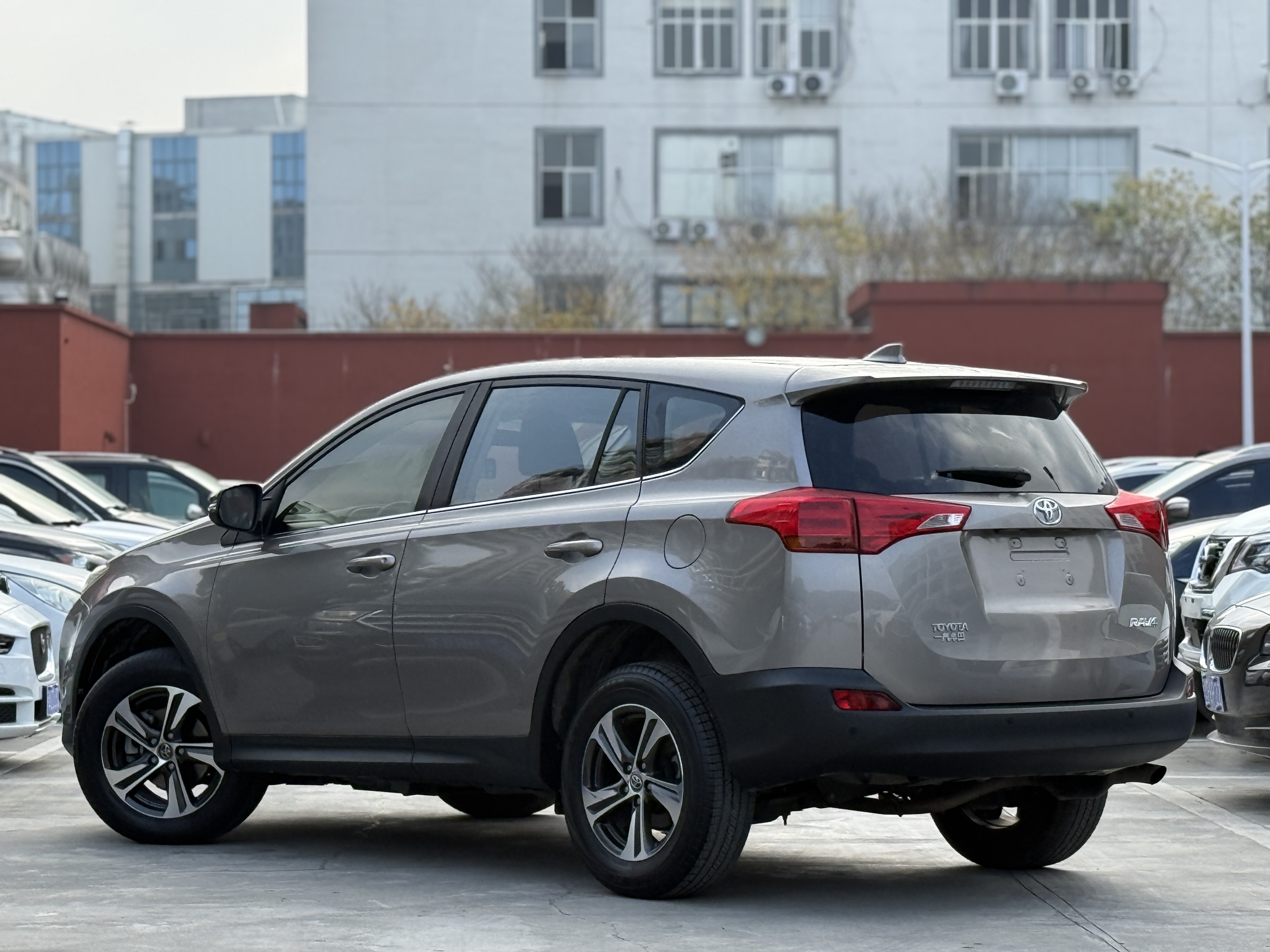 Toyota RAV4 2016 car image #7