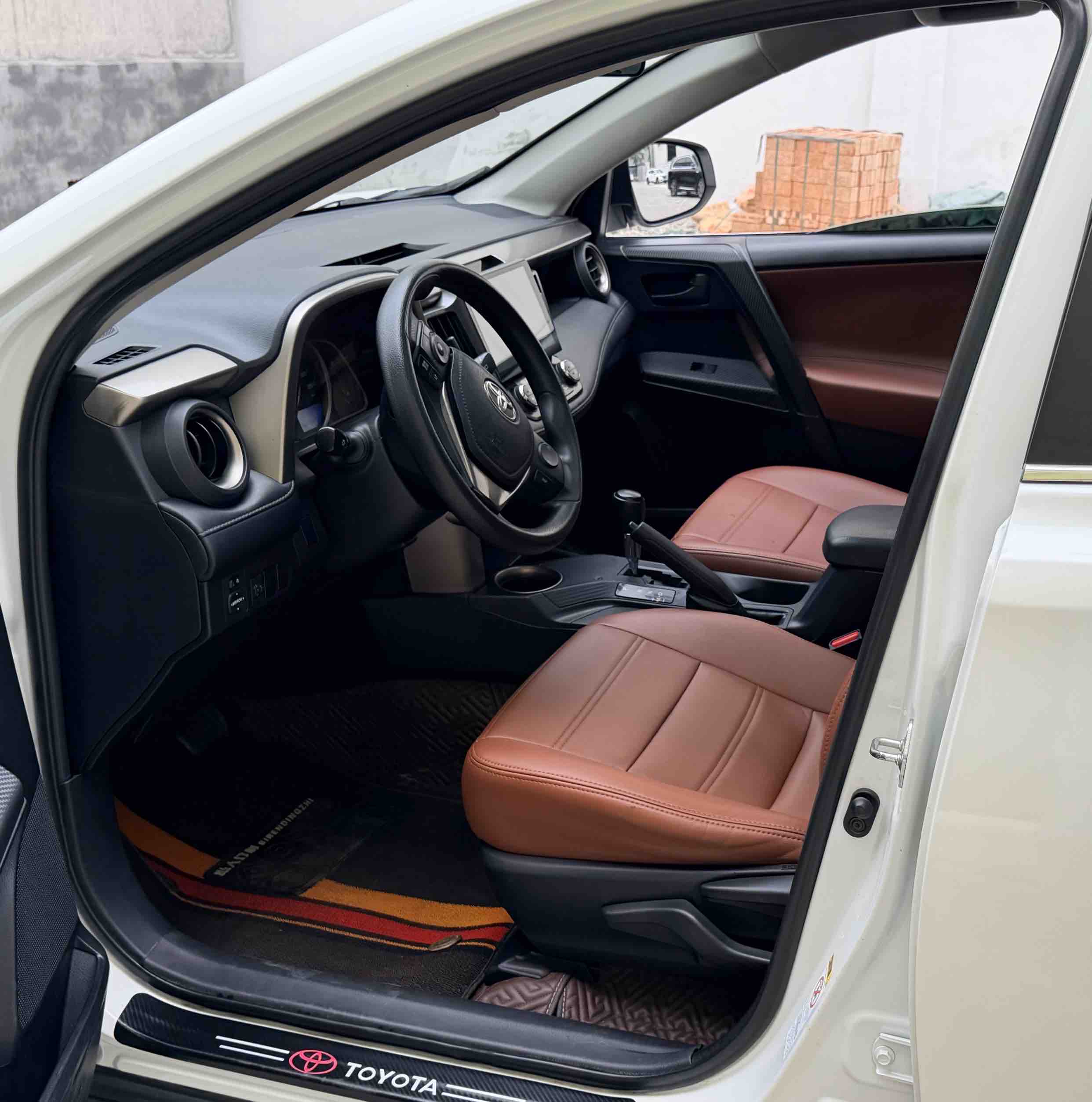 Toyota RAV4 2015 car image #7
