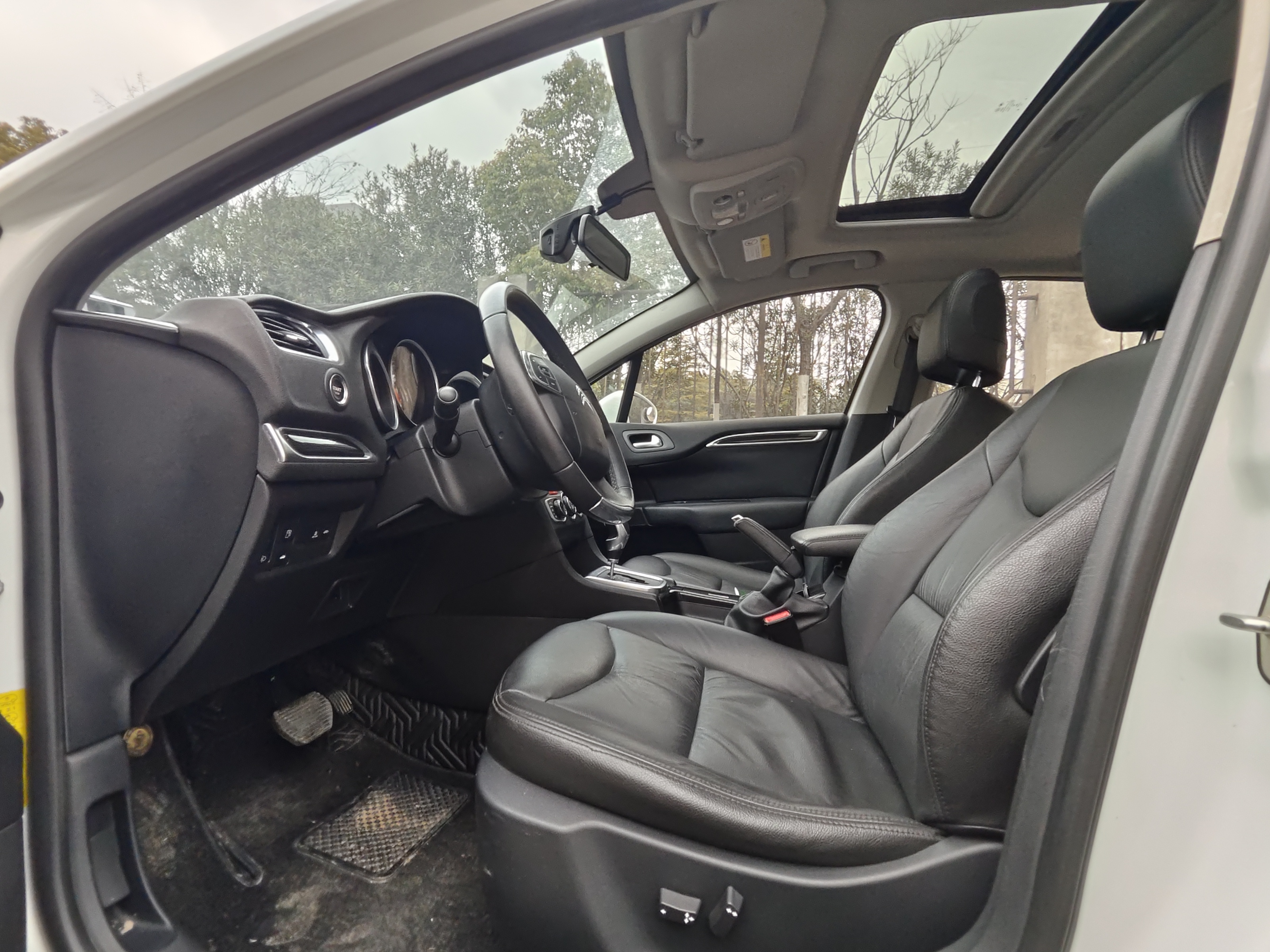 Citroen C4L 2013 car image #7