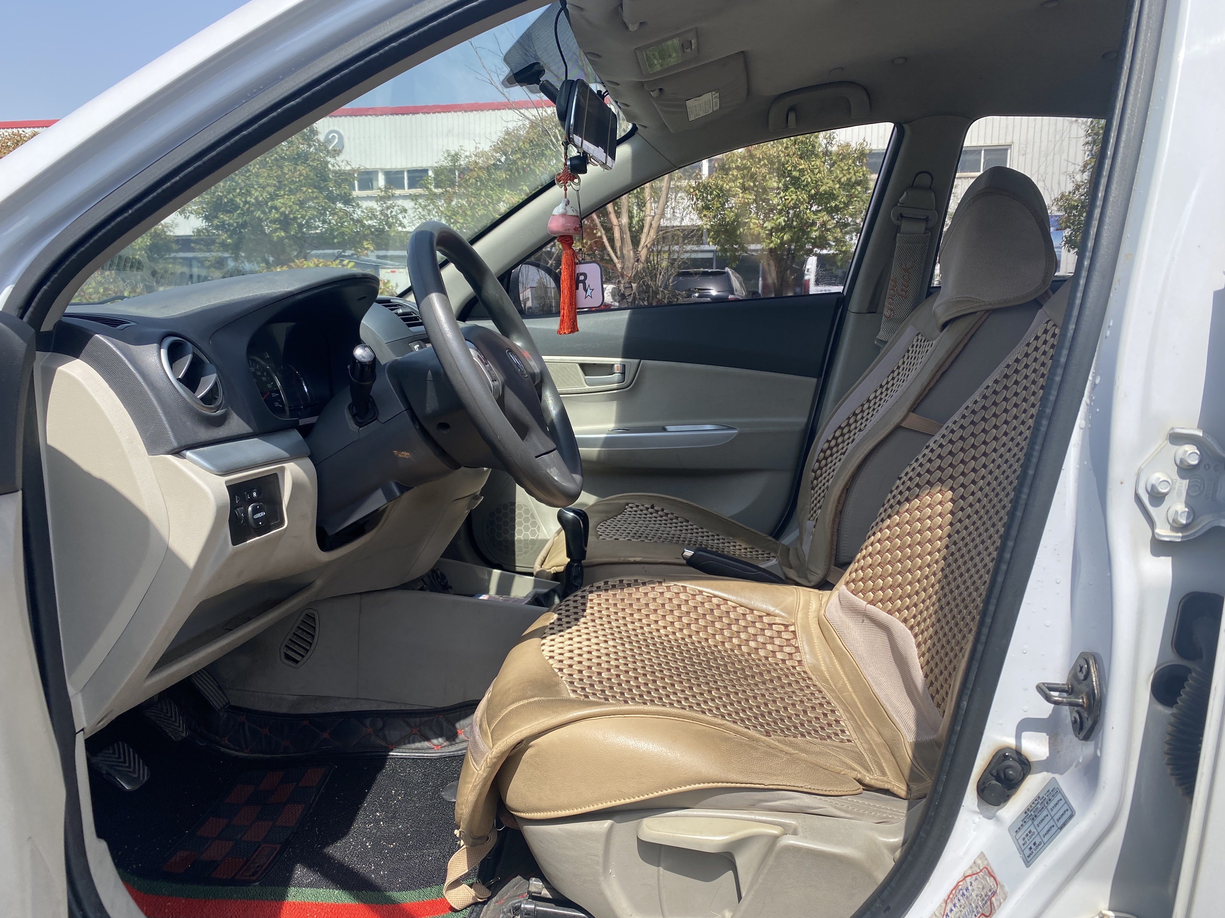 Changan Alsvin V5 2014 imagen de coche #7