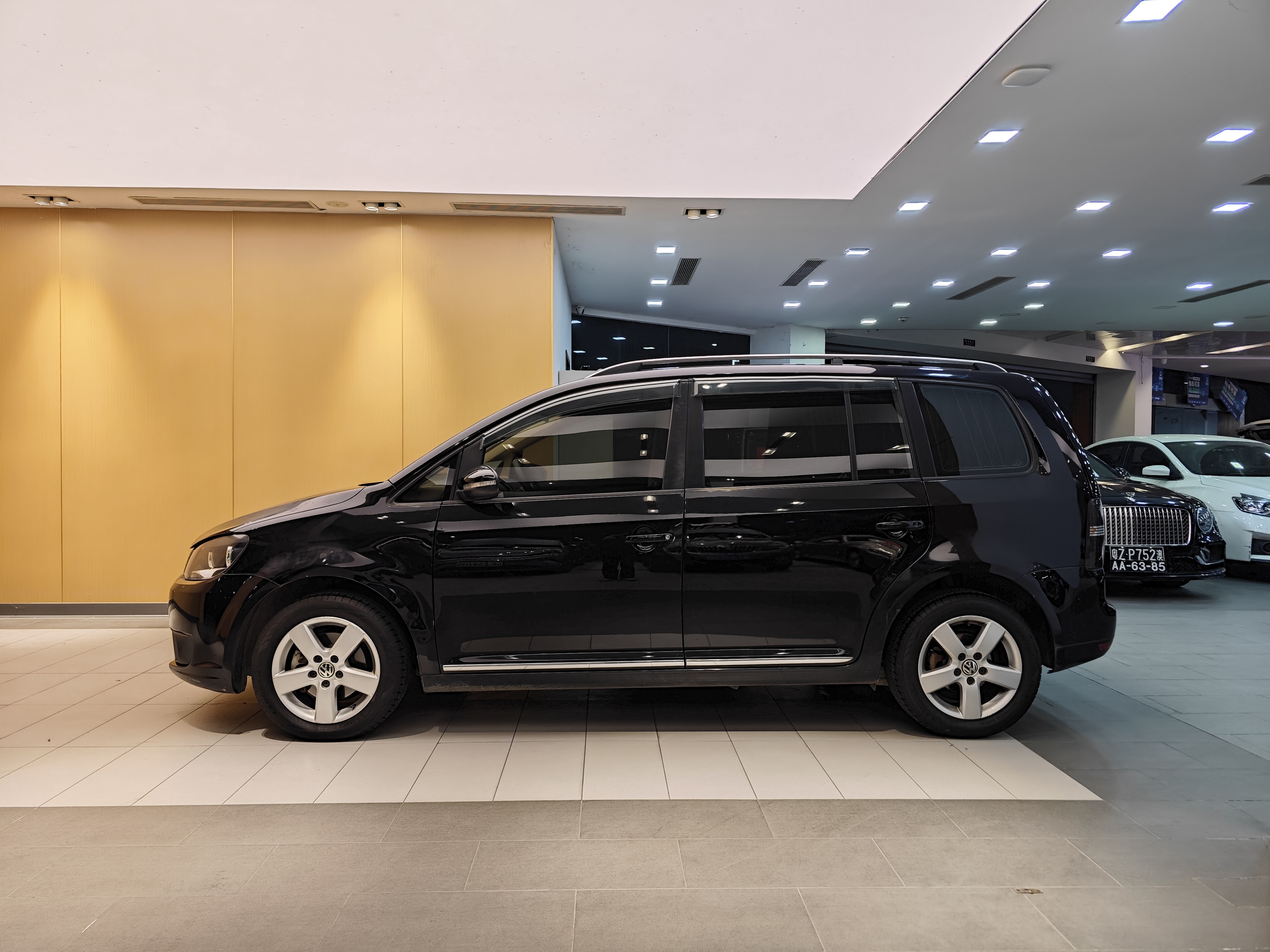 Volkswagen Touran 2011 #7 Volkswagen Touran 2011 immagine di auto #7