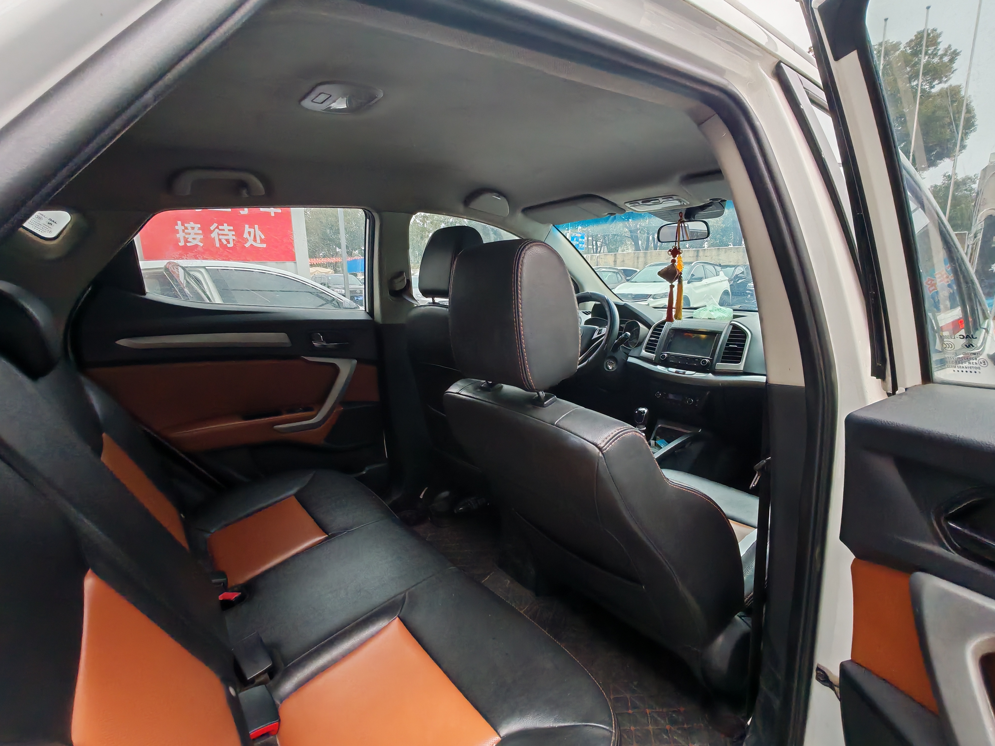 JAC 2014 #7 JAC 2014 car image #7