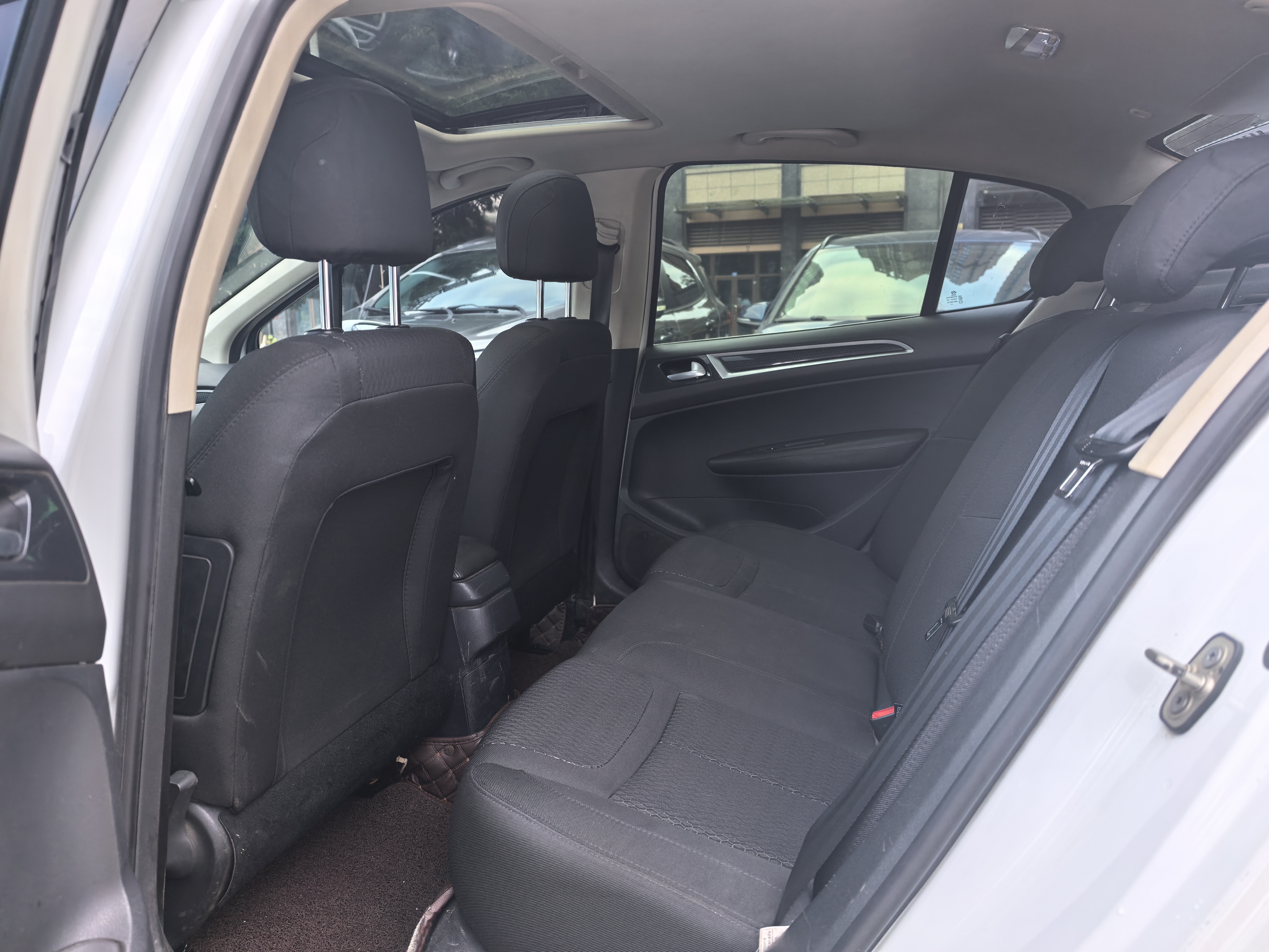 Peugeot 308 2015 car image #7