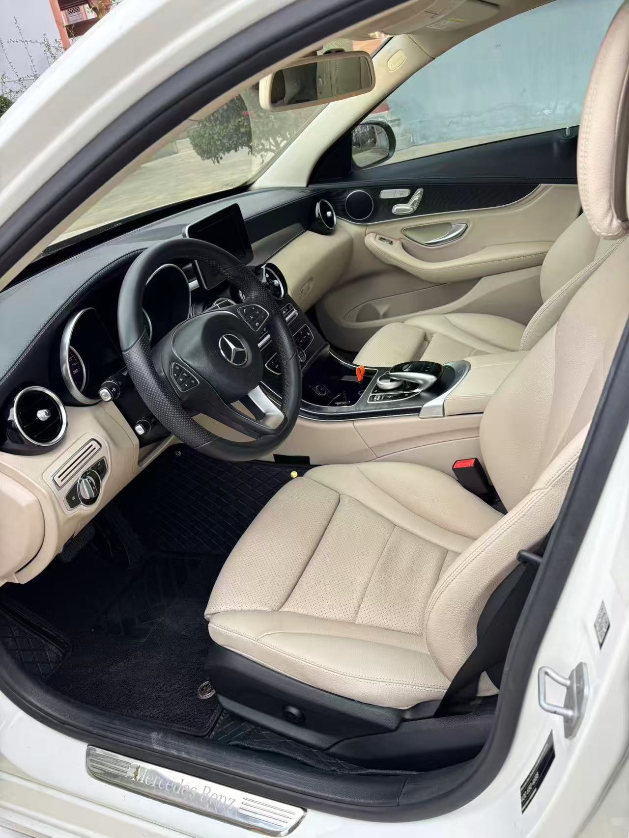 Mercedes-Benz C Class 2016 car image #7