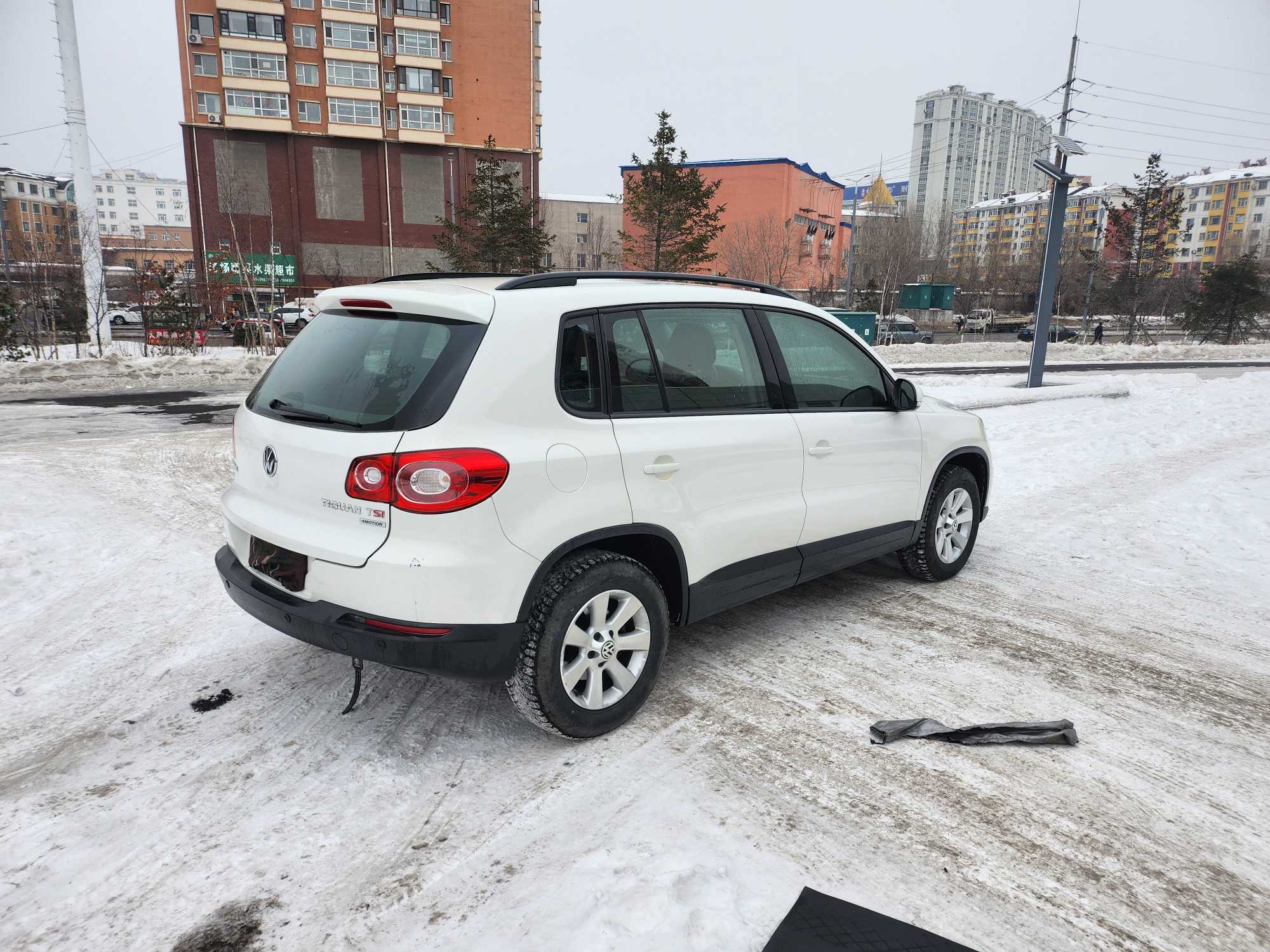 Volkswagen Tiguan 2011 car image #7