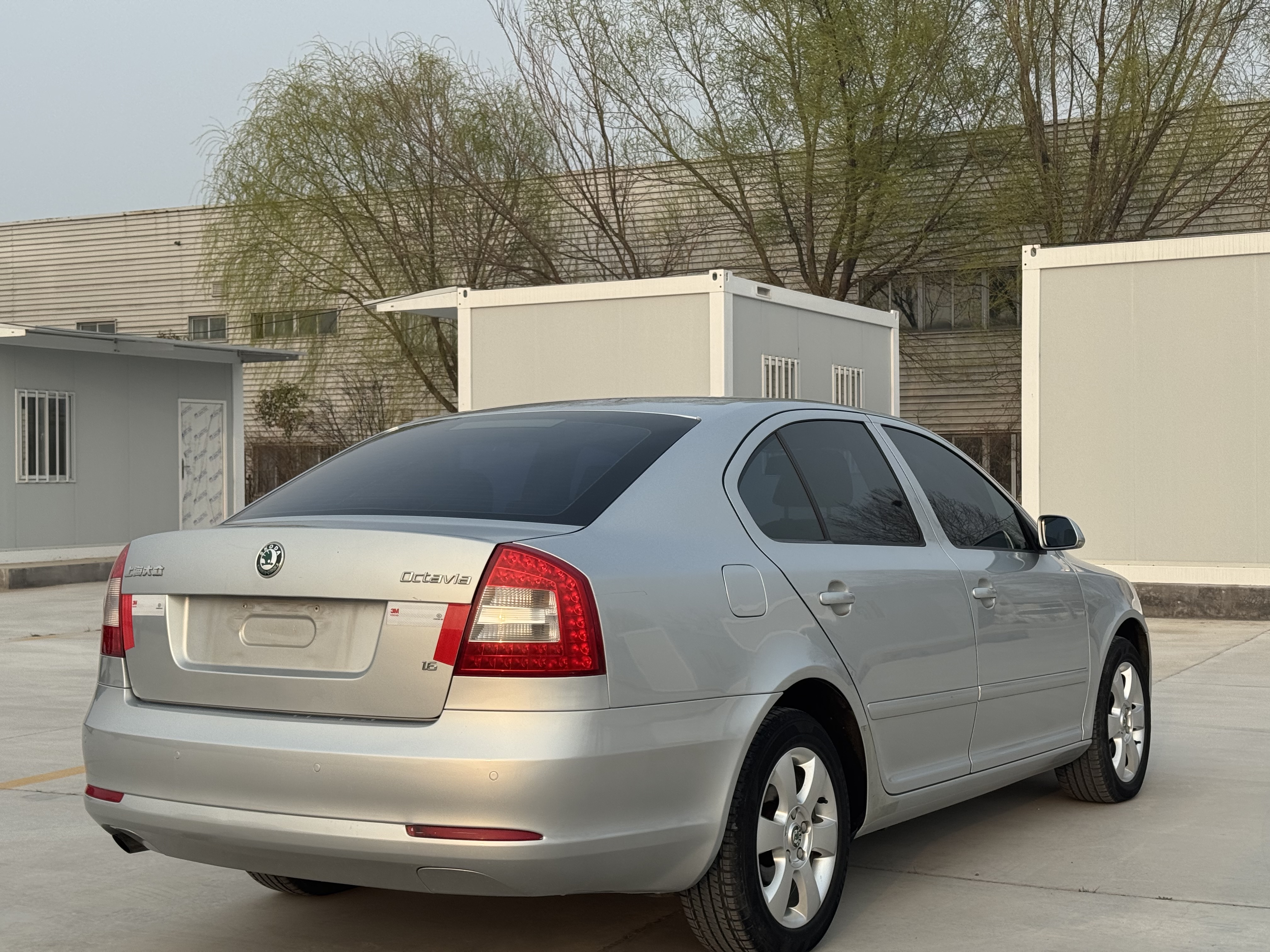 Skoda Octavia 2011 car image #7