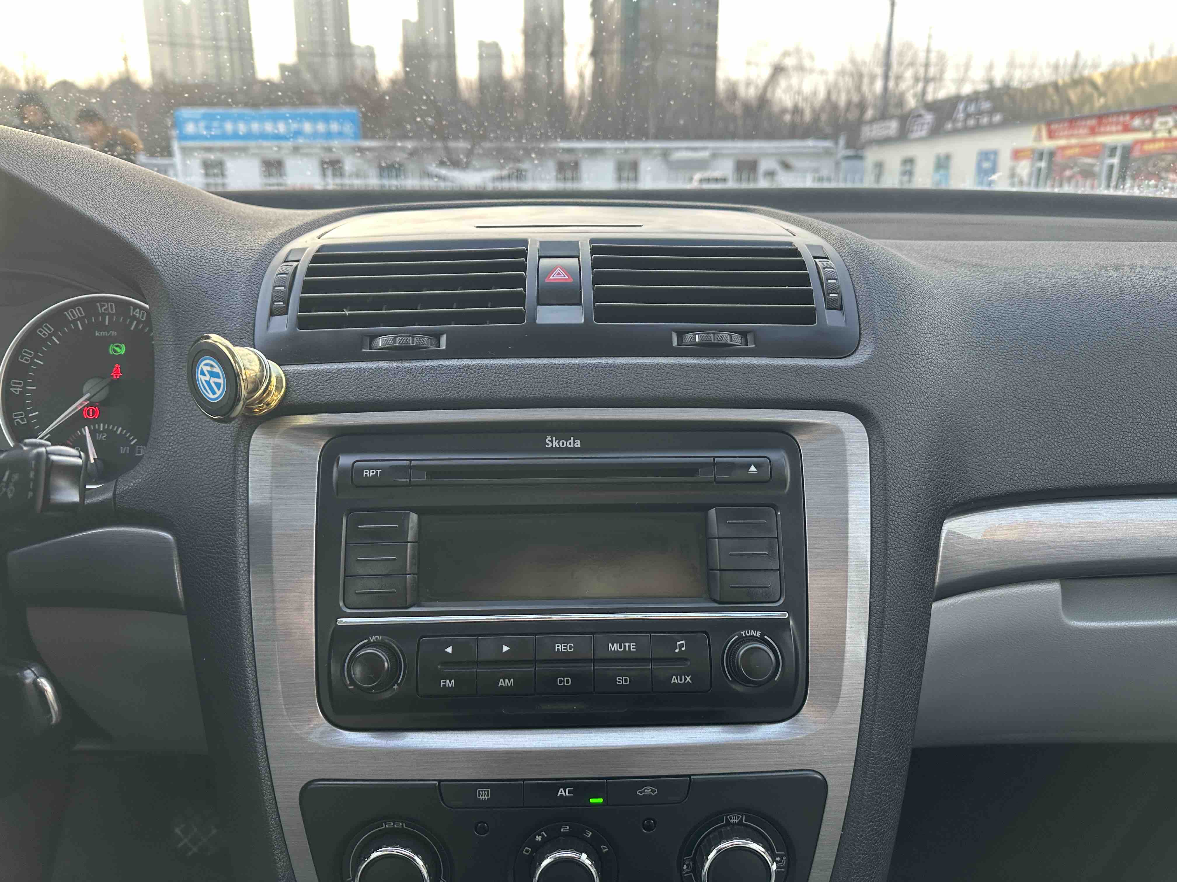 Skoda Octavia 2011 car image #7