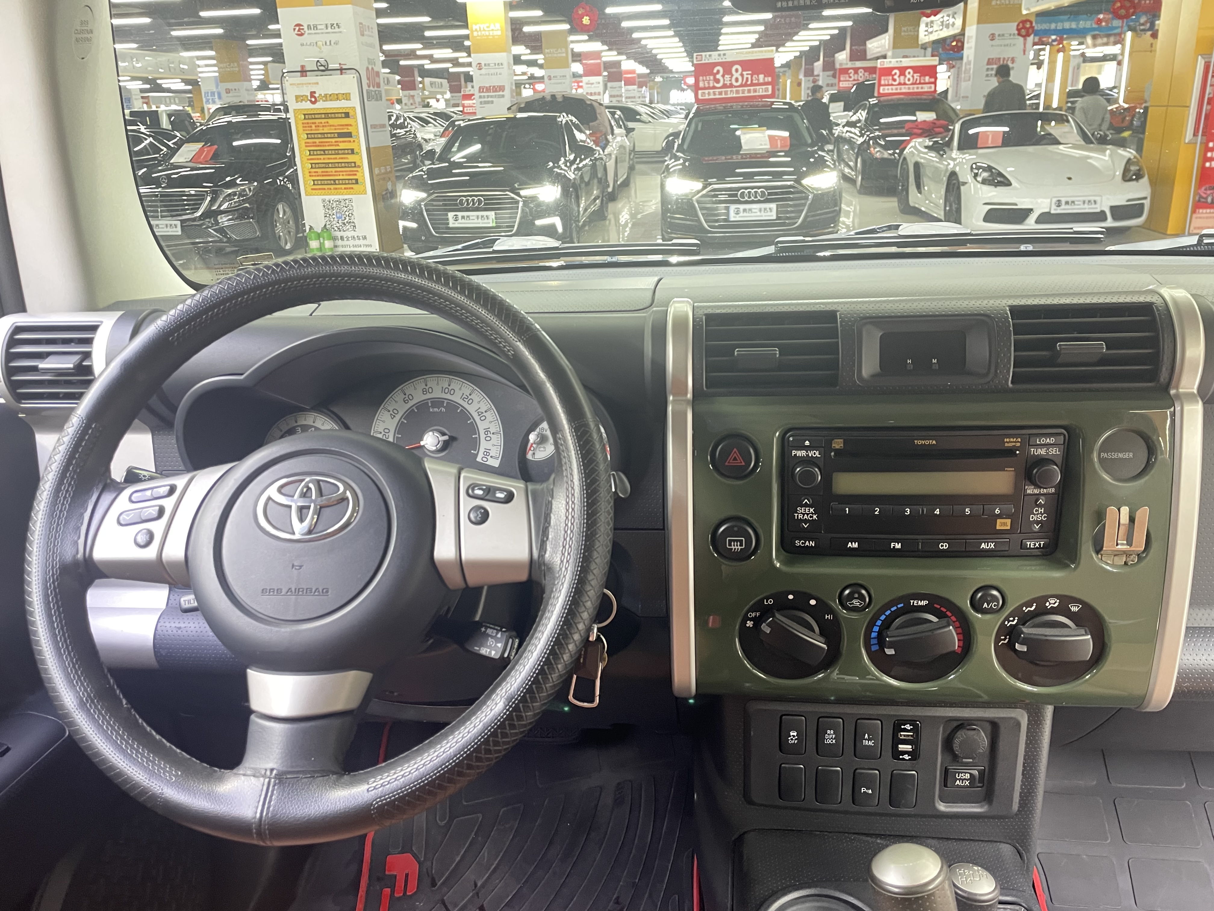 Toyota FJ Cruiser 2012 #7 Toyota FJ Cruiser 2012 car image #7