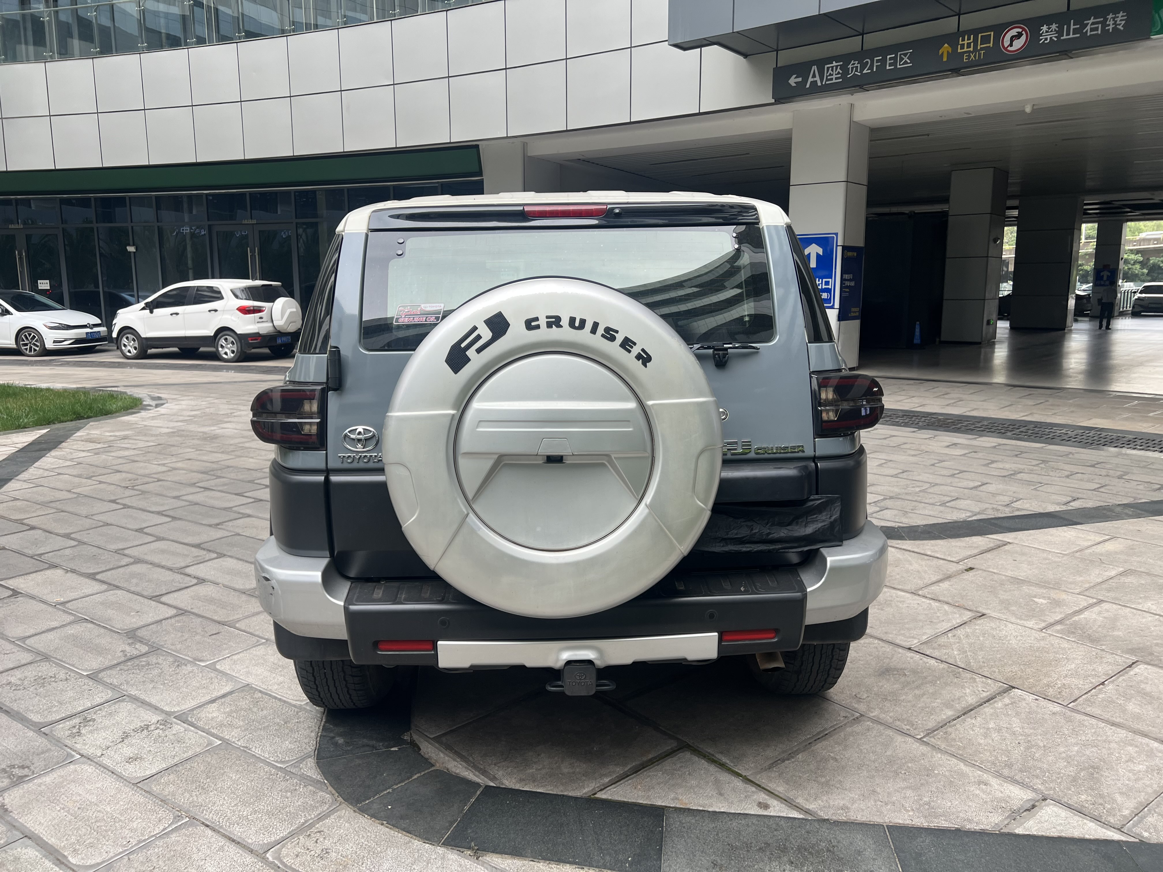 Toyota FJ Cruiser 2018 immagine di auto #7