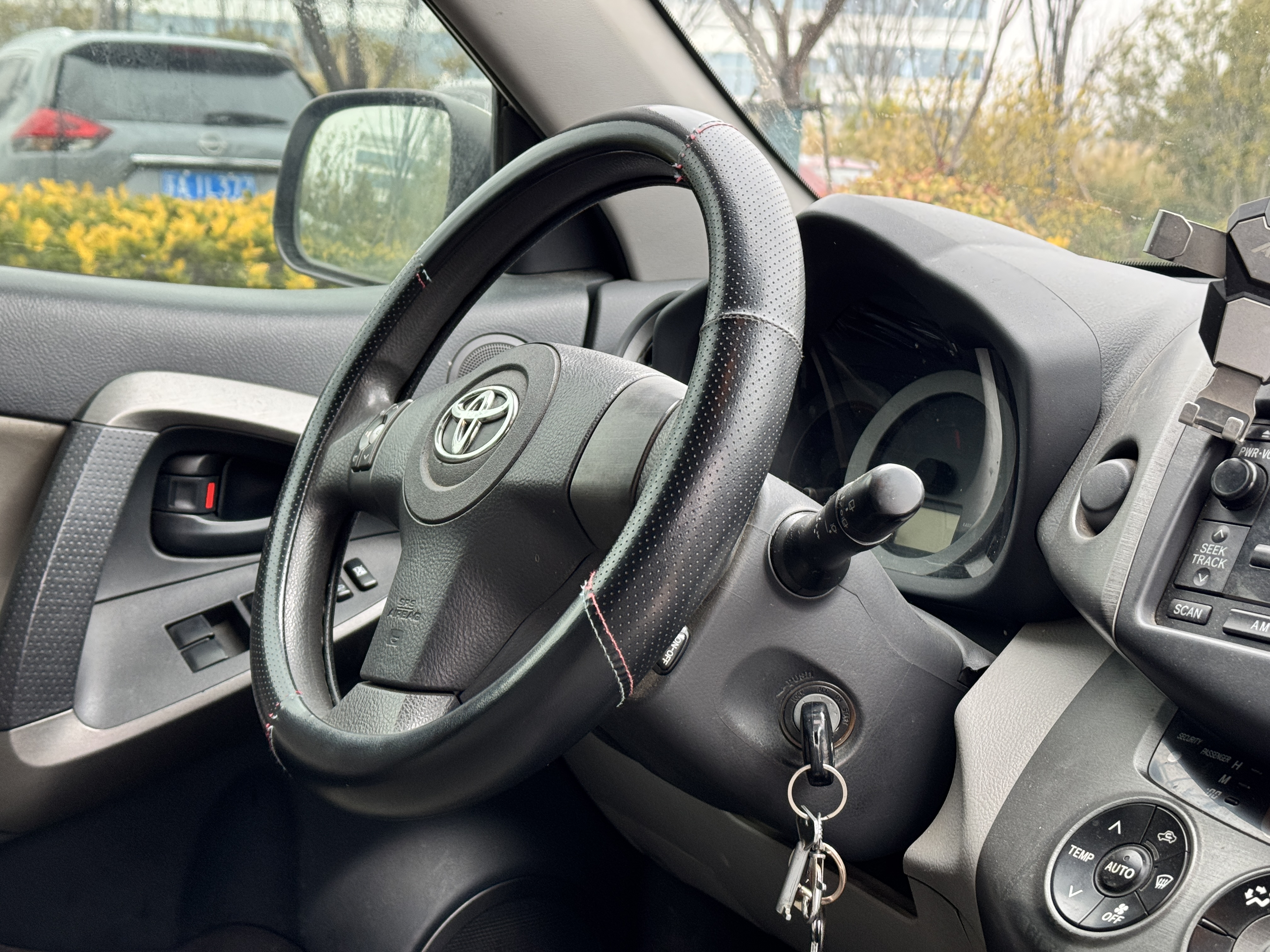 Toyota RAV4 2011 #7 Toyota RAV4 2011 immagine di auto #7