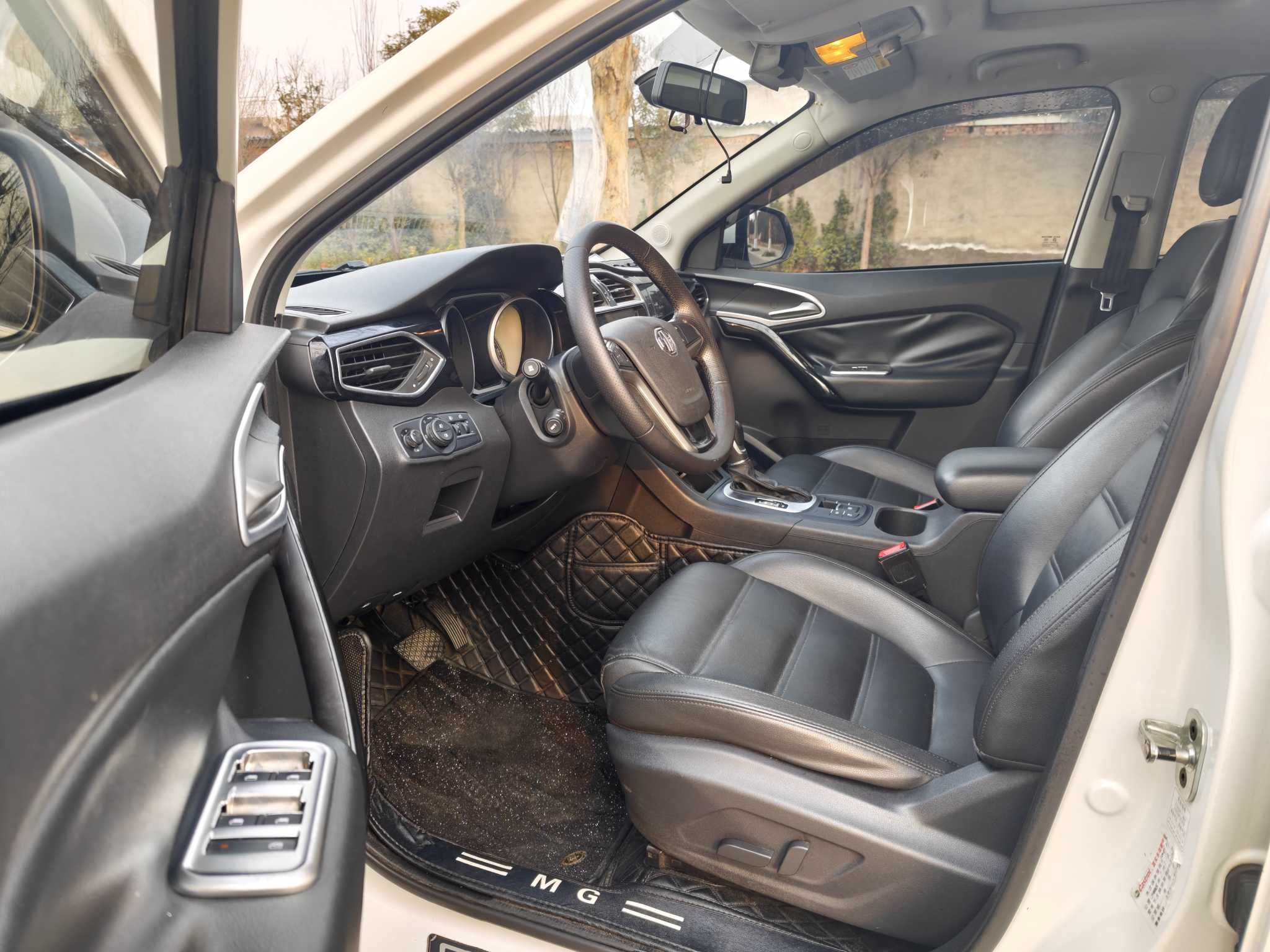 MG GS 2015 car image #7