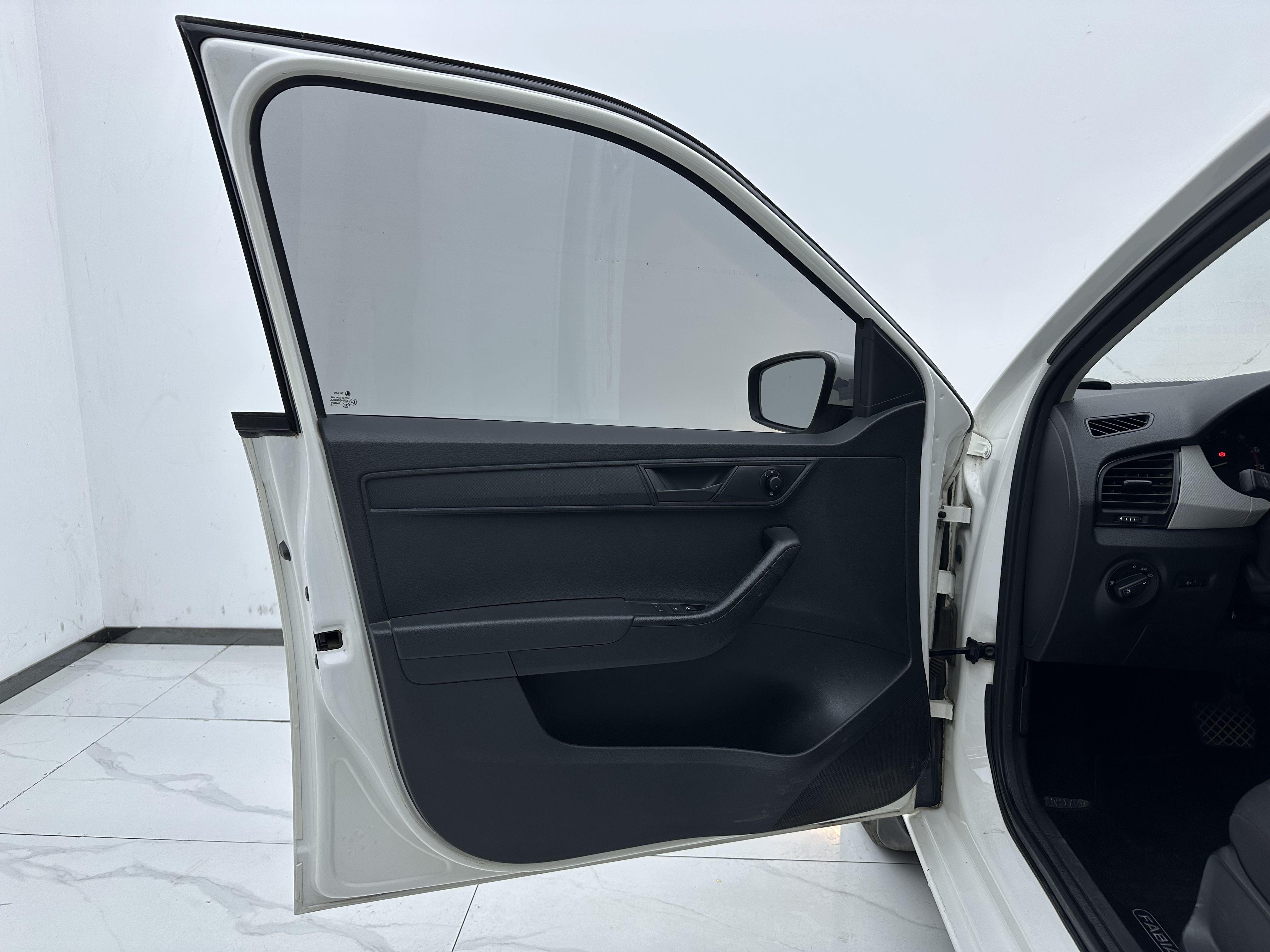 Skoda Fabia 2015 изображение автомобиля #7