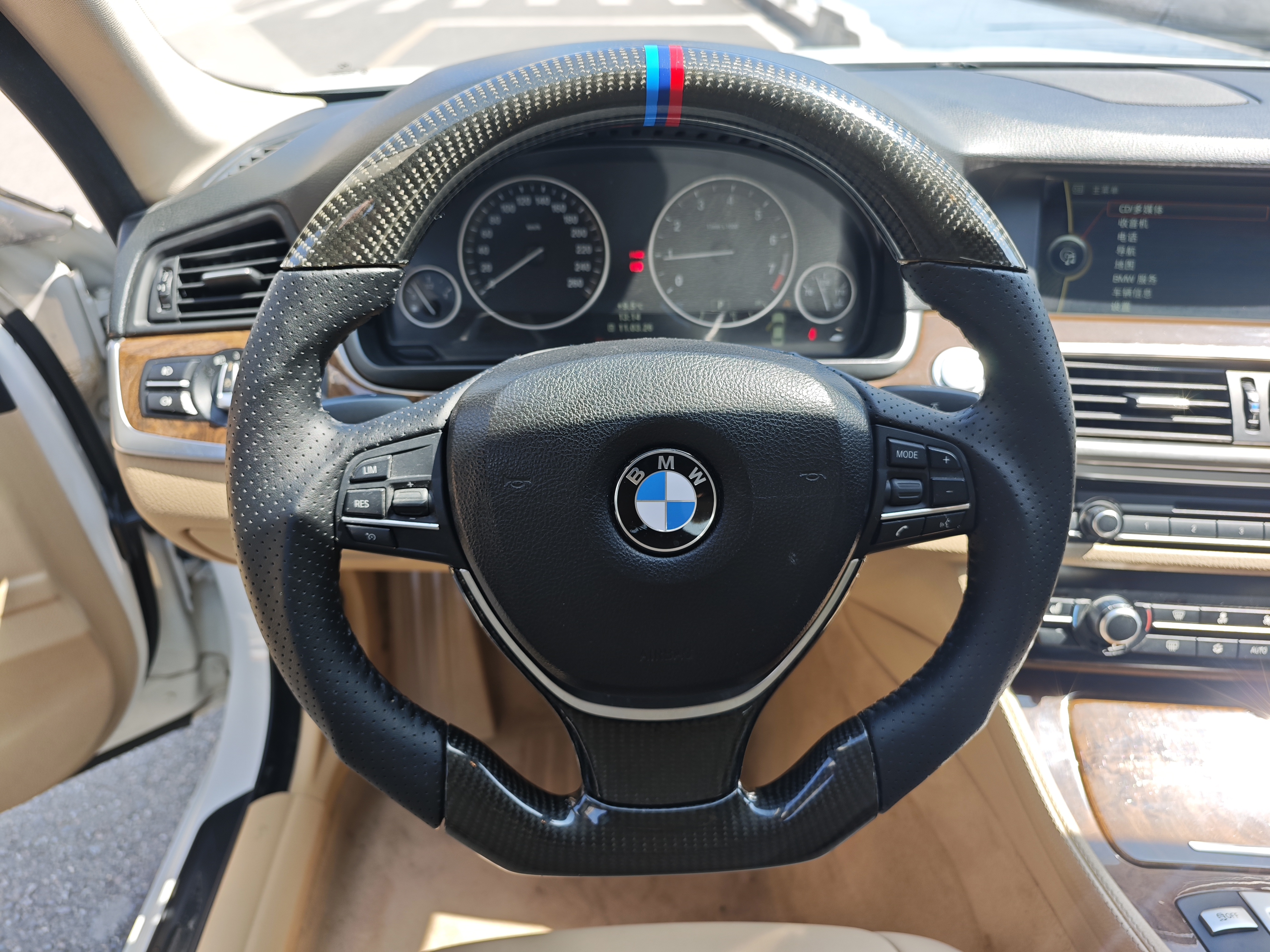 BMW 5 Series 2011 #7 BMW 5 Series 2011 car image #7