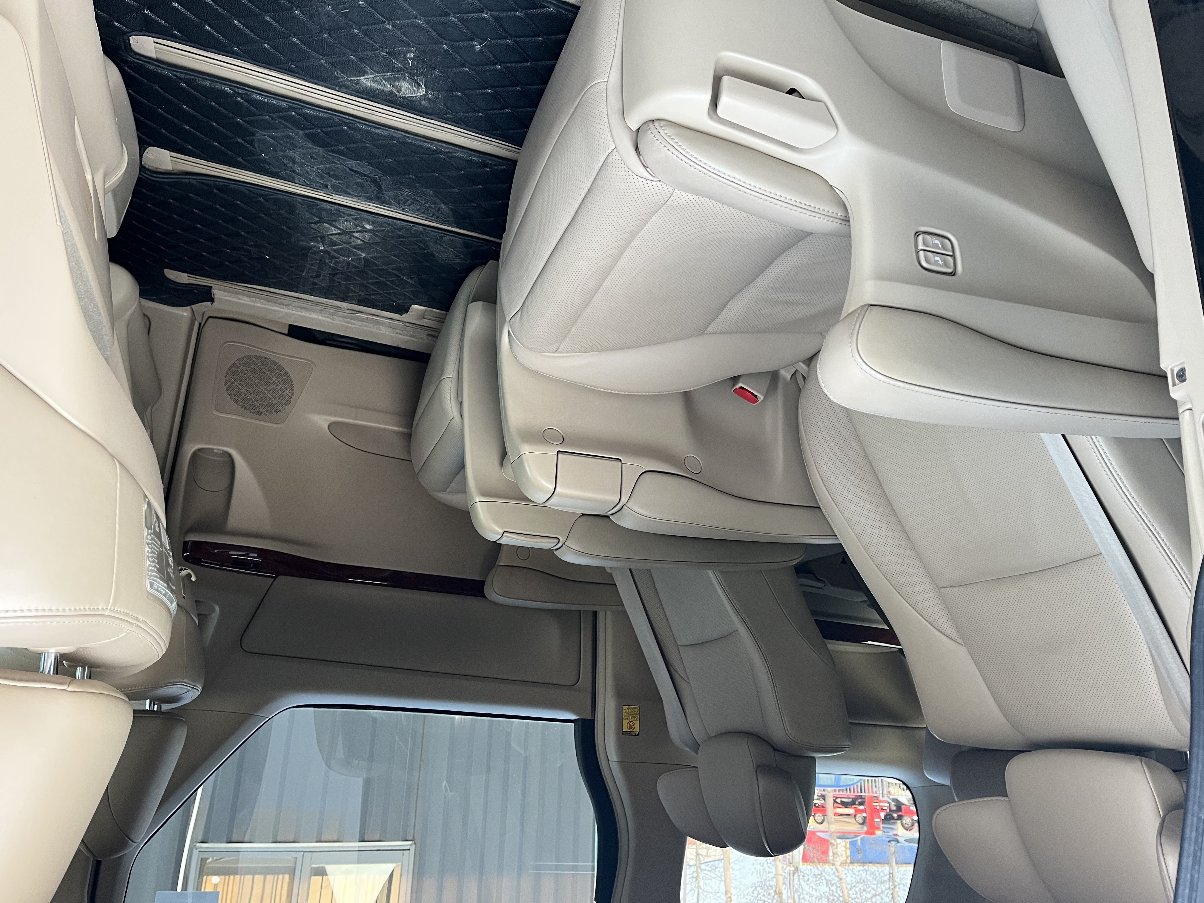 Toyota Alphard 2011 car image #7