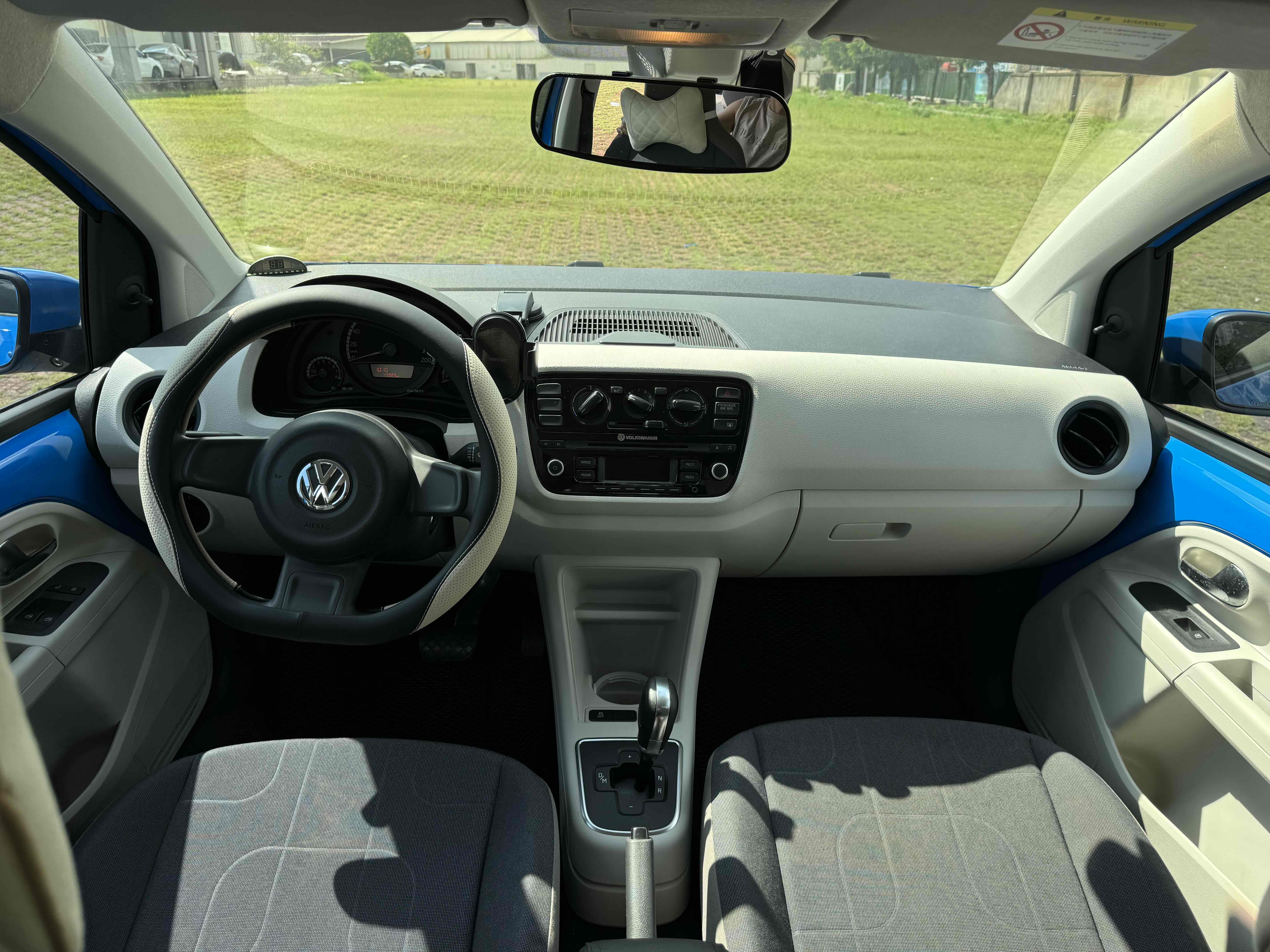 Volkswagen up! 2016 imagem de carro #7