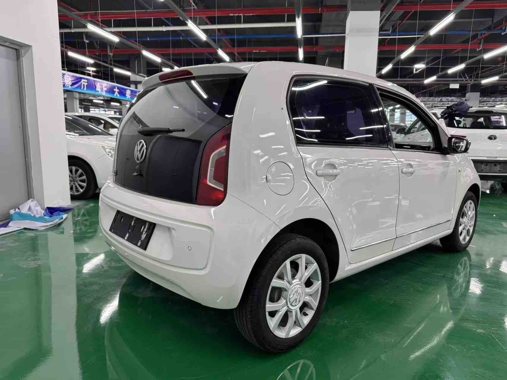 Volkswagen up! 2016 immagine di auto #7