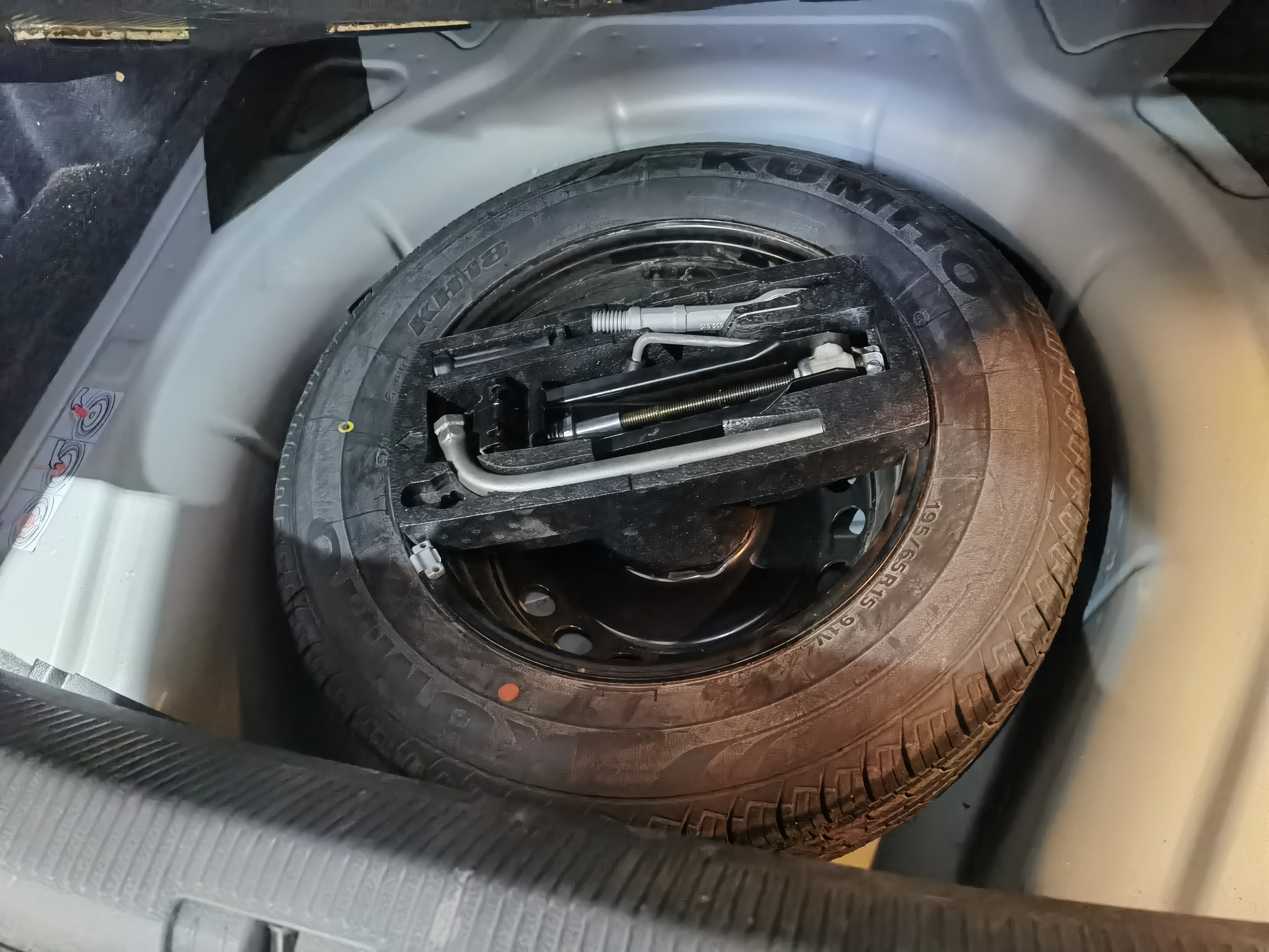 Volkswagen Sagitar 2011 immagine di auto #7