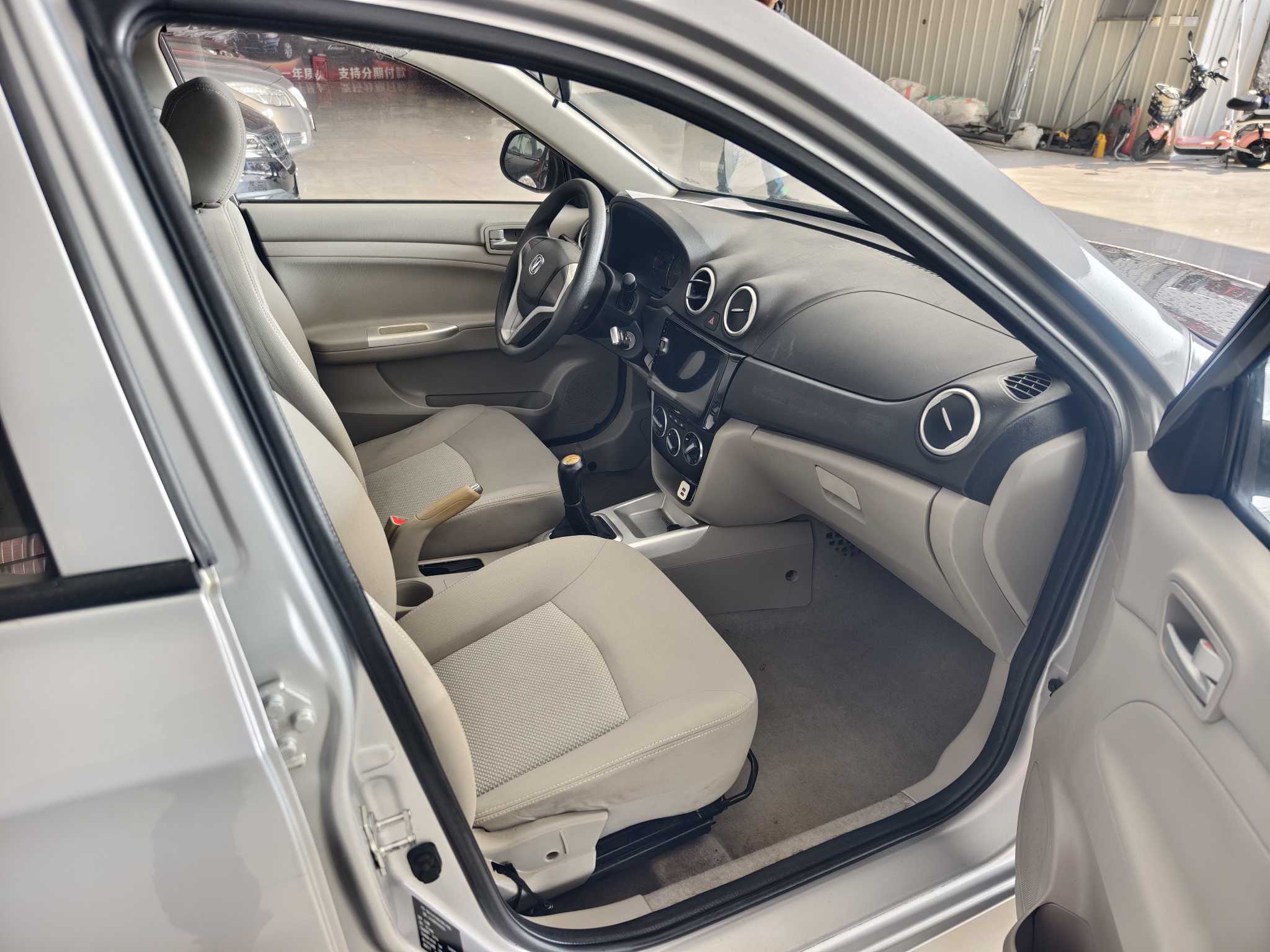 Changan Alsvin V3 2015 immagine di auto #7