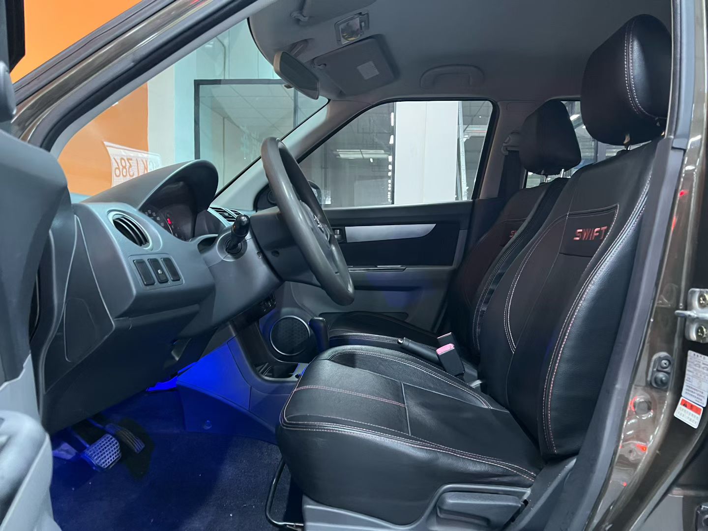 Suzuki Swift 2015 car image #7