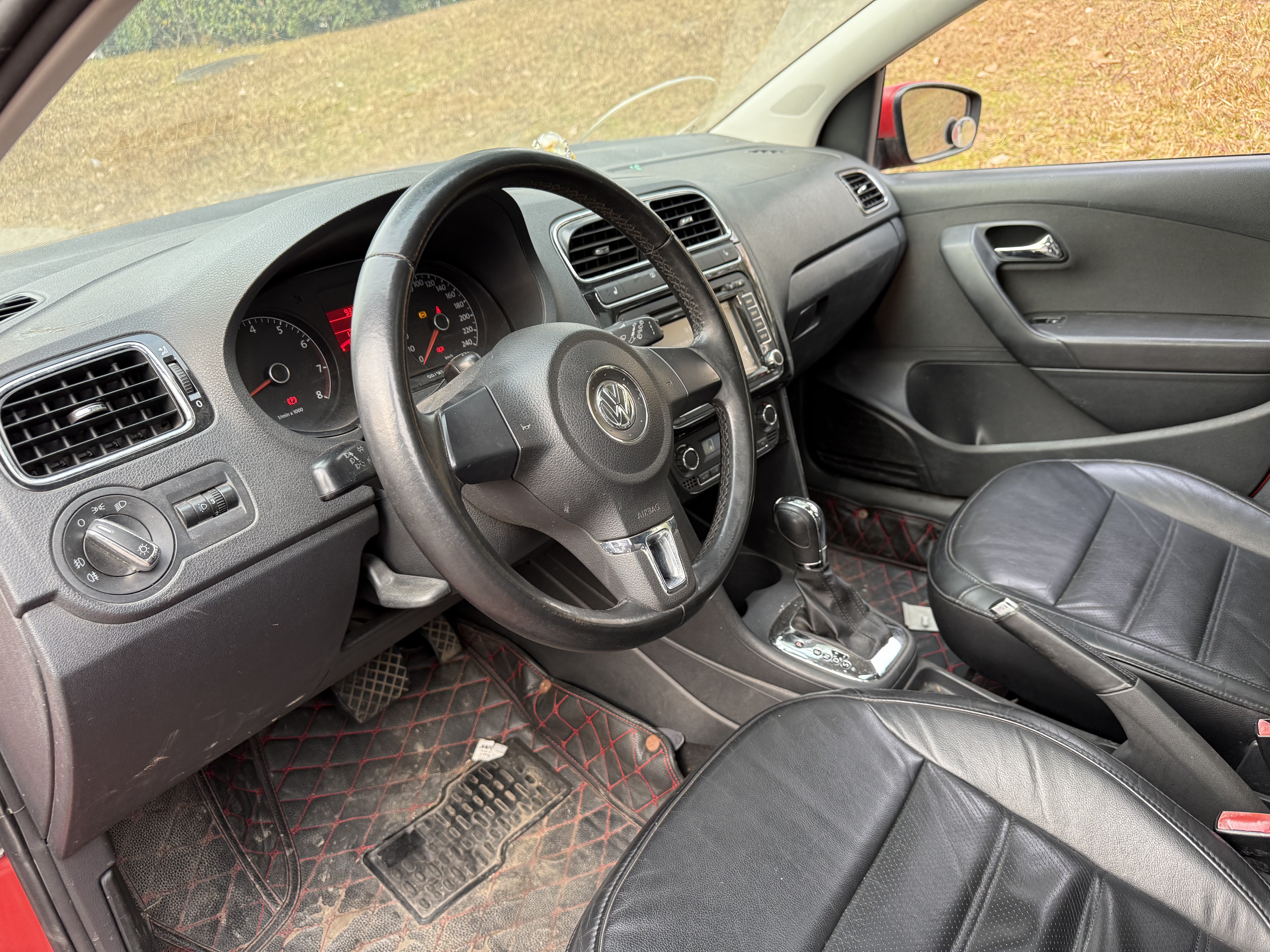 Volkswagen Polo 2012 car image #7