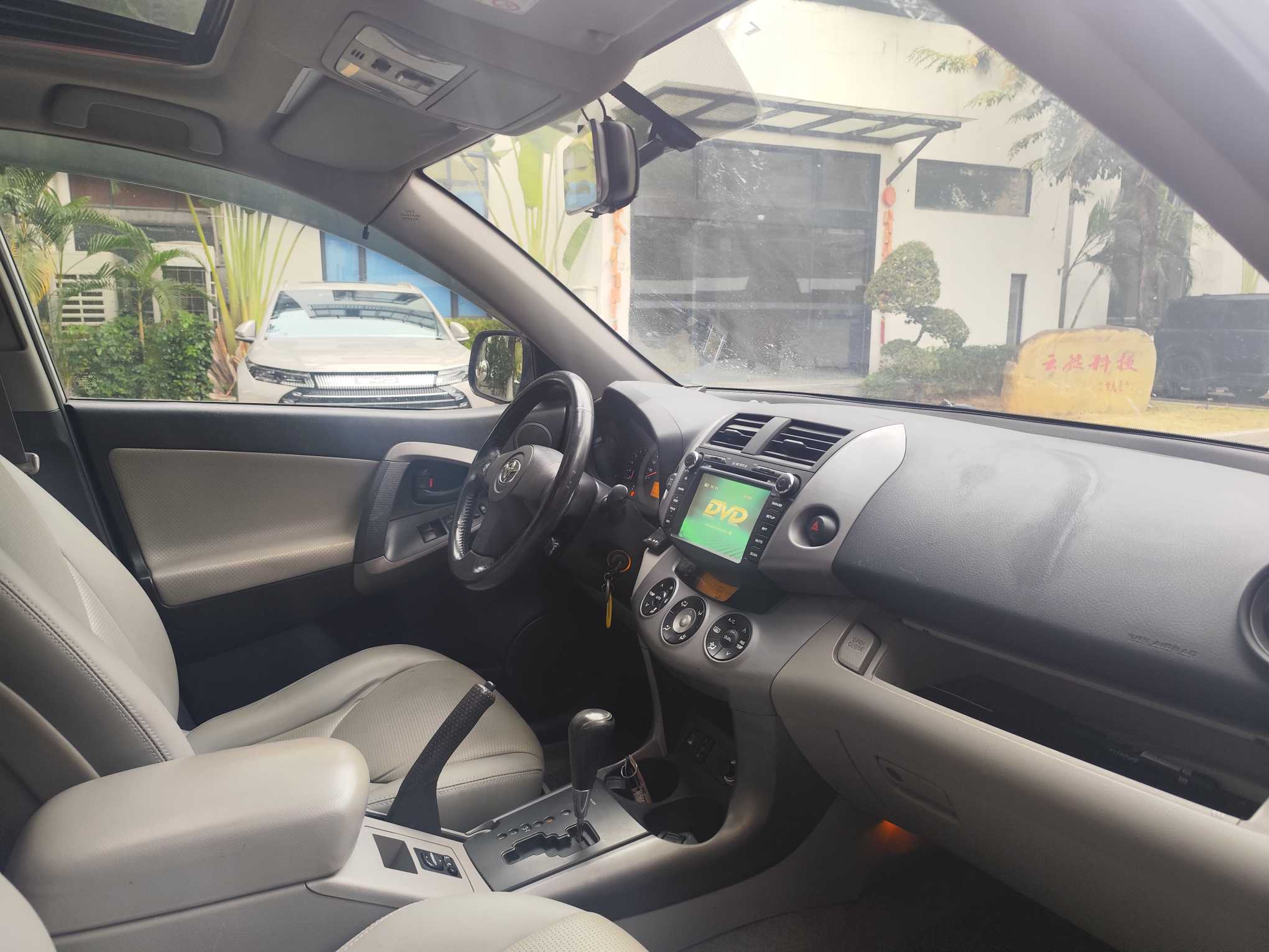 Toyota RAV4 (Imported) 2009 image de voiture #7