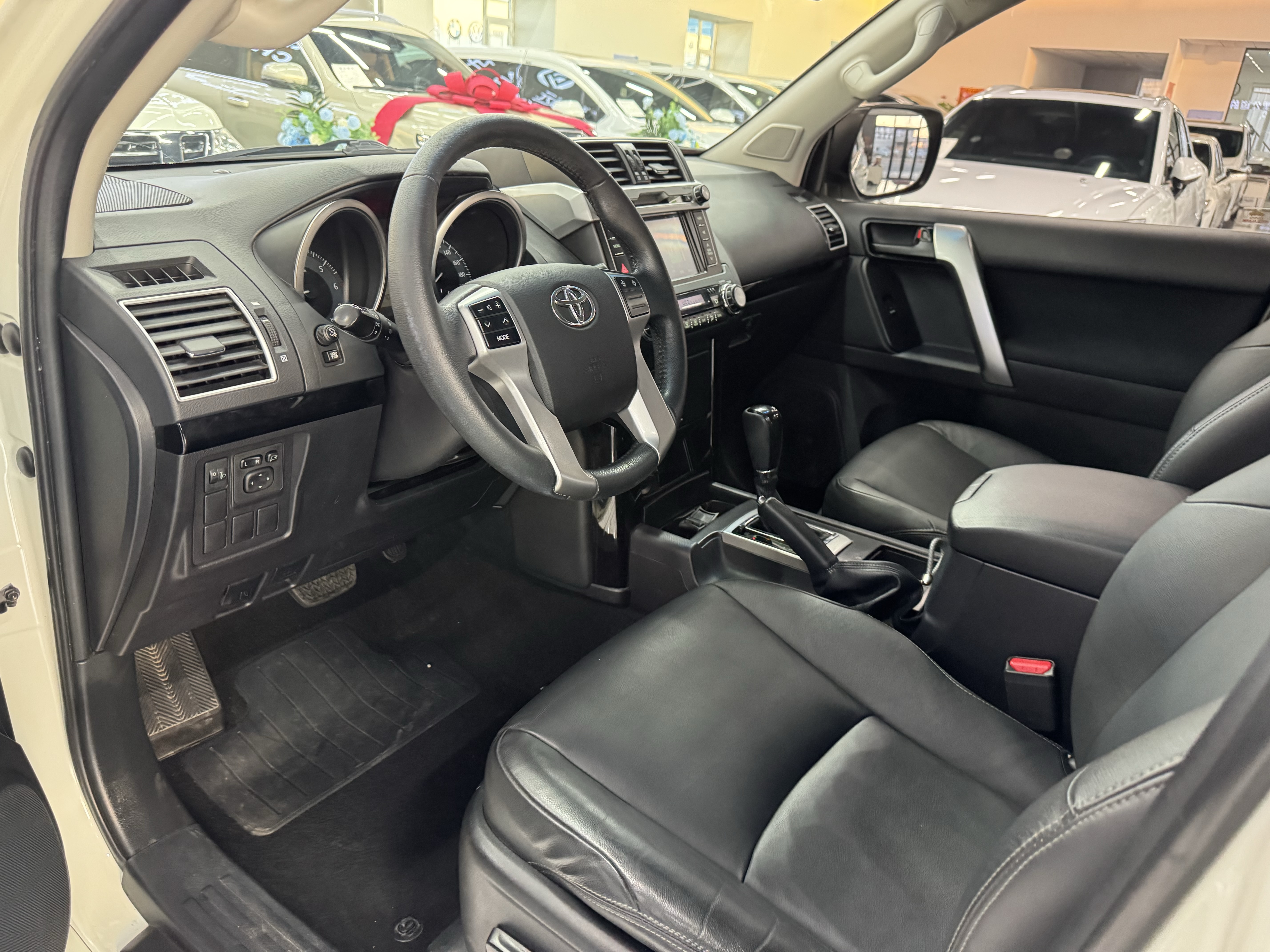 Toyota Land Cruiser Prado 2017 immagine di auto #7