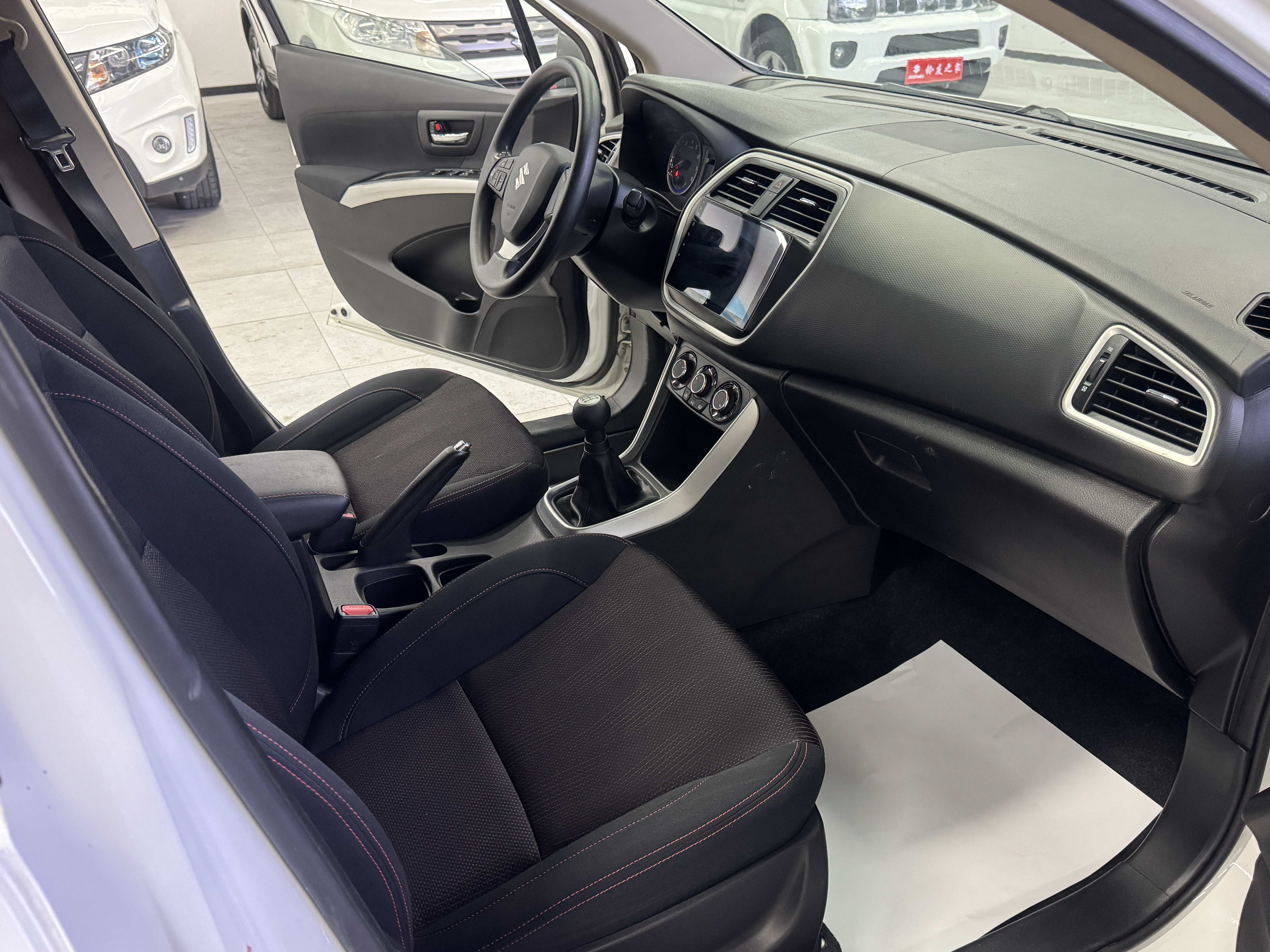 铃木 锋驭 2015 汽车图片 #7