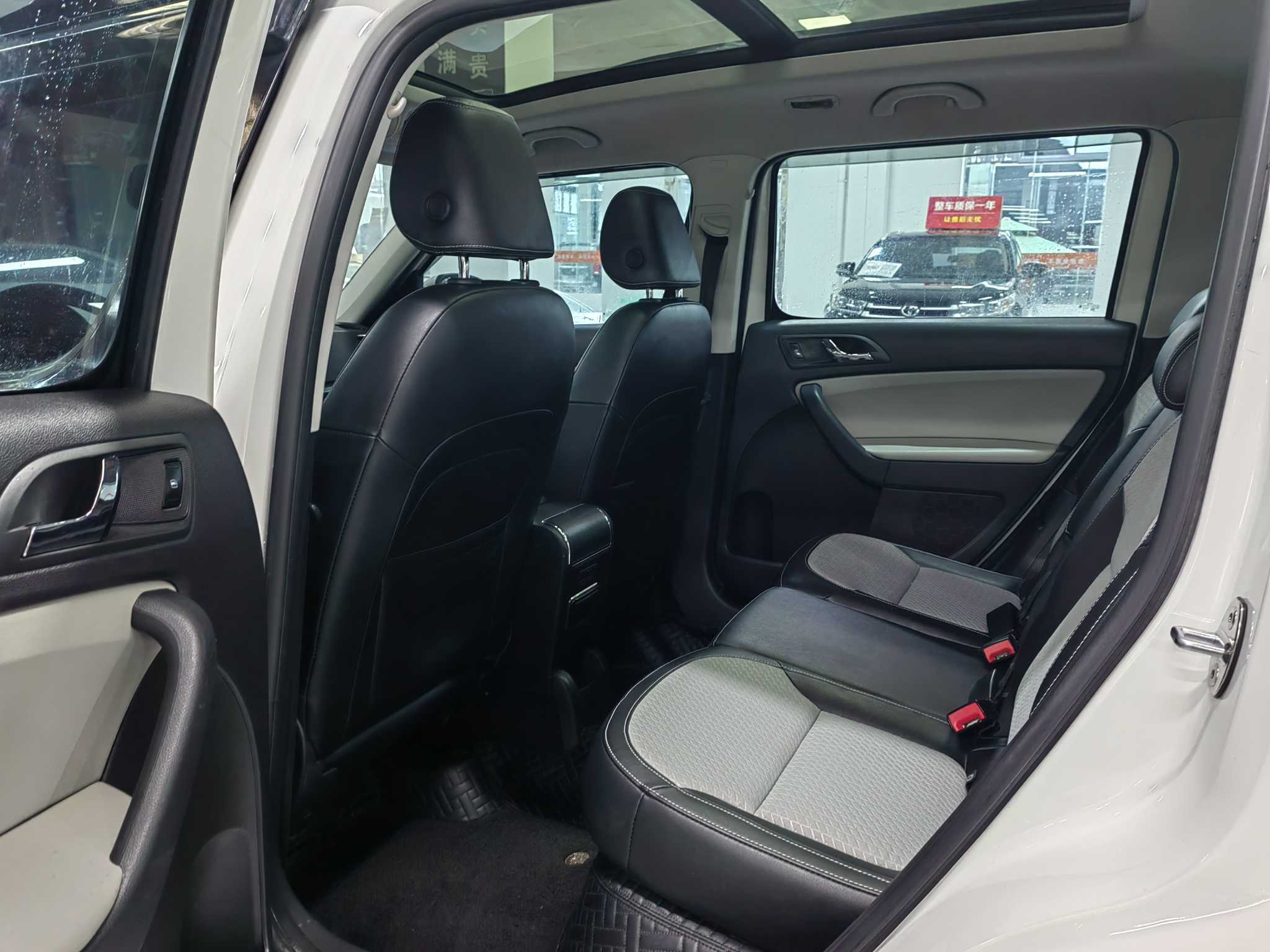 Skoda Yeti 2016 car image #7