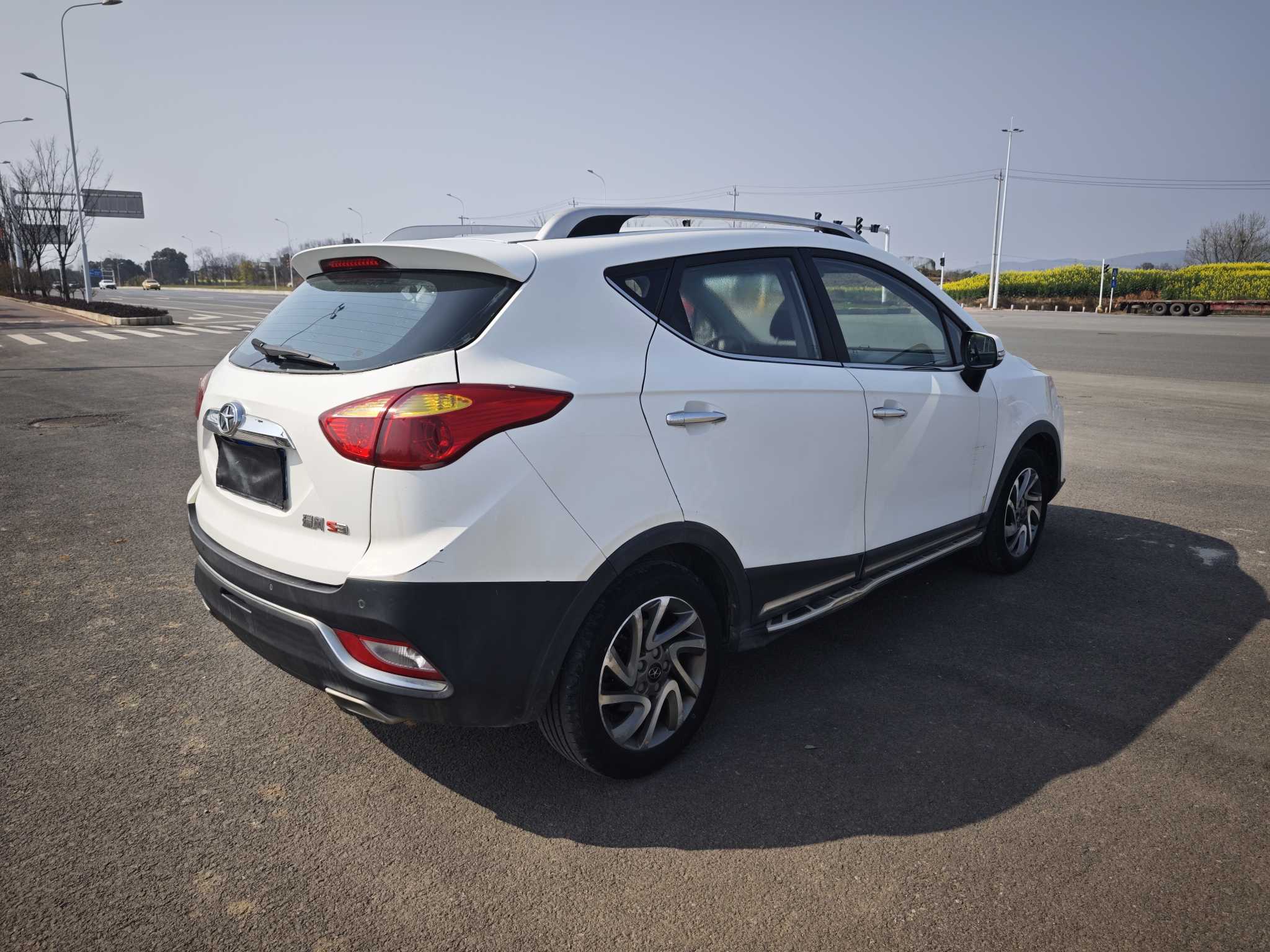 JAC 2015 car image #7