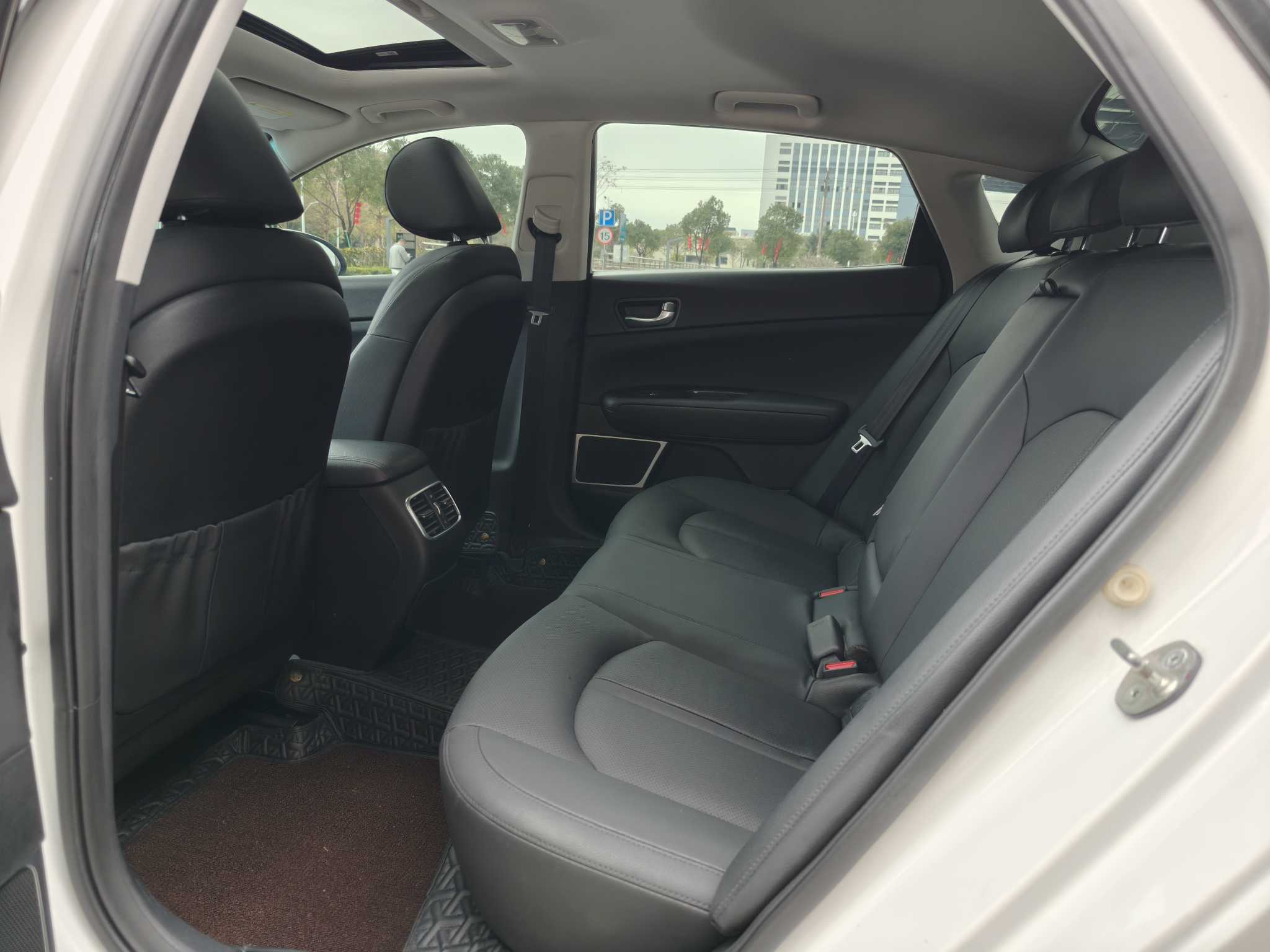 Kia K5 2017 car image #7