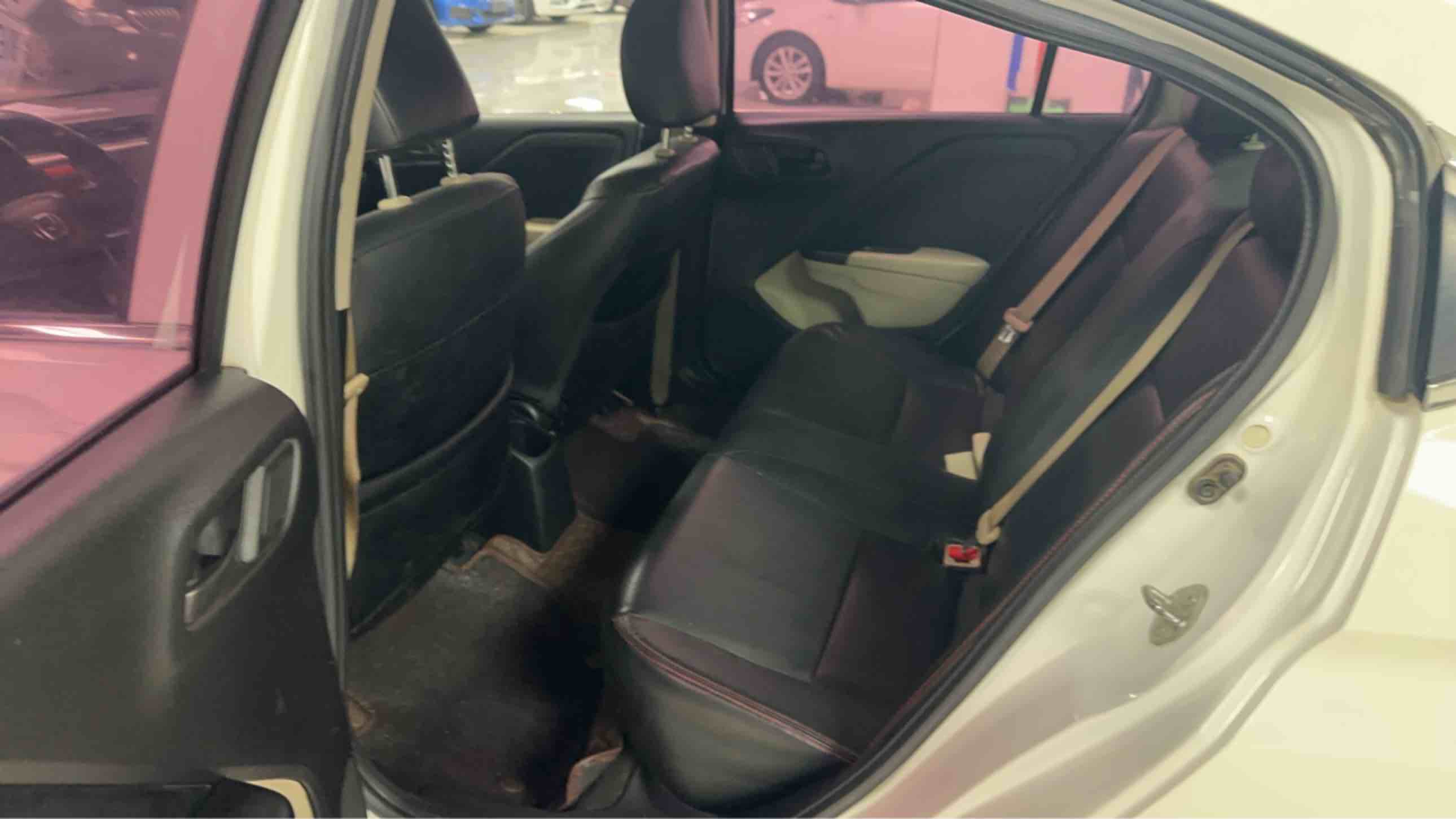 Honda Greiz 2016 car image #7