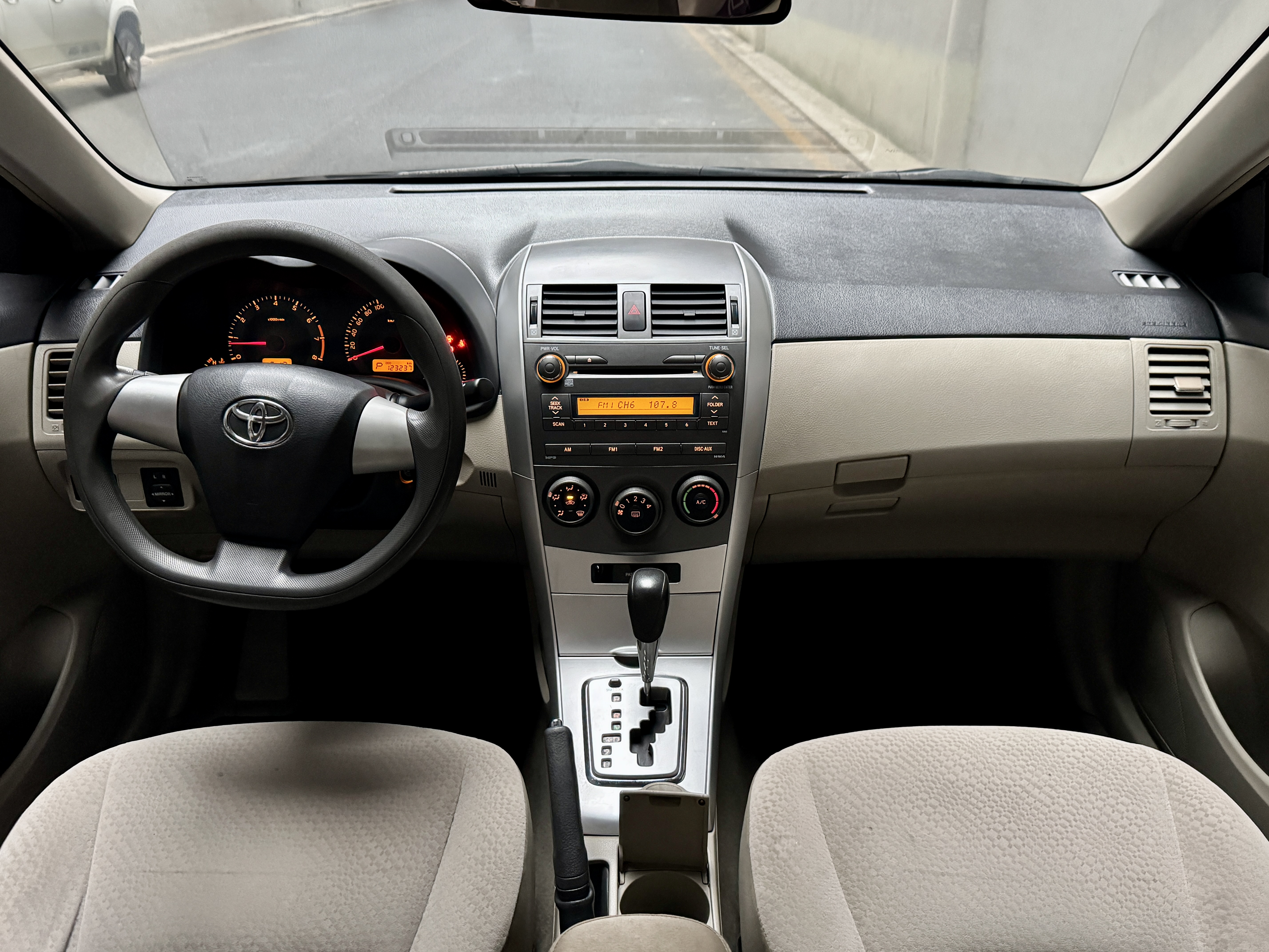 Toyota Corolla 2010 car image #7