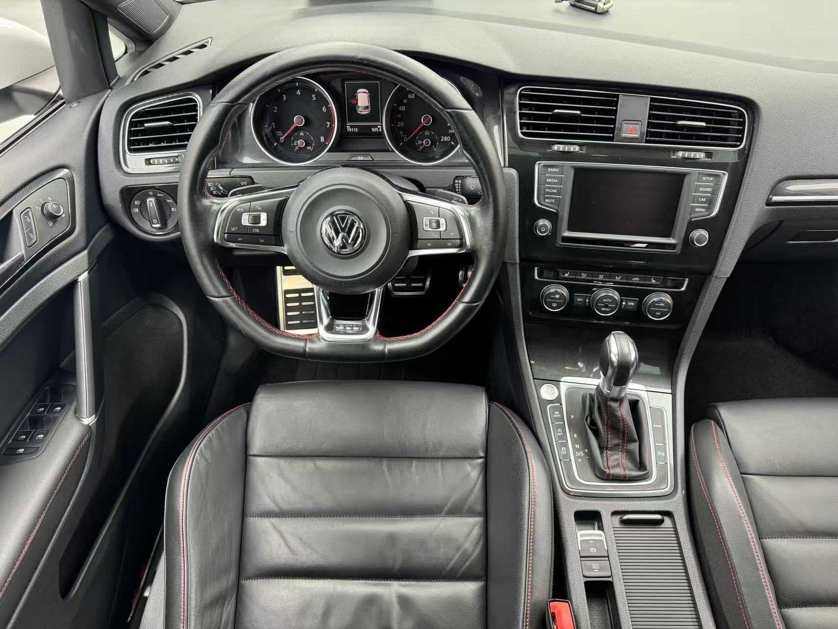 Volkswagen GolfGTI 2016 immagine di auto #7