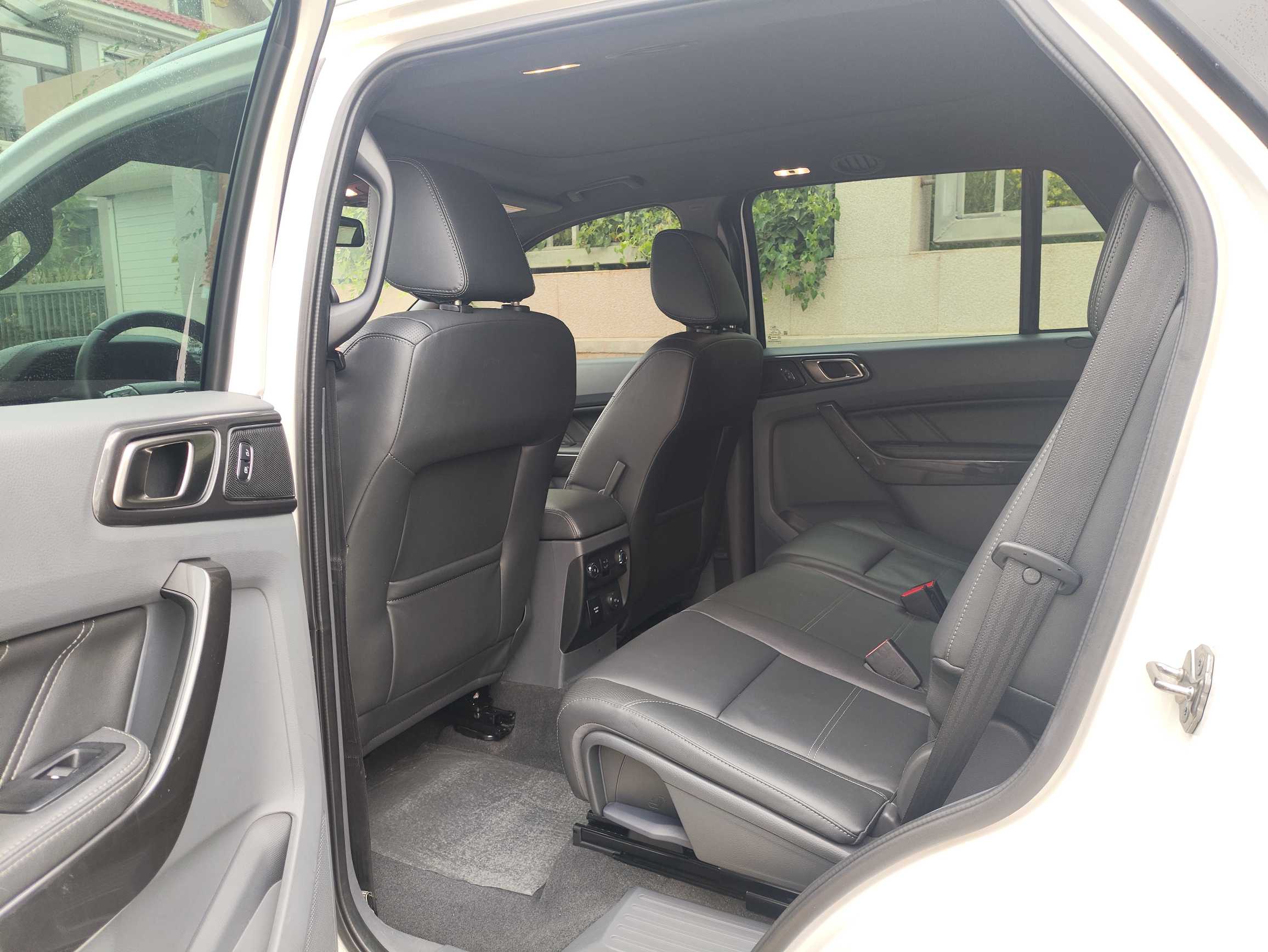 Ford Everest 2016 car image #7