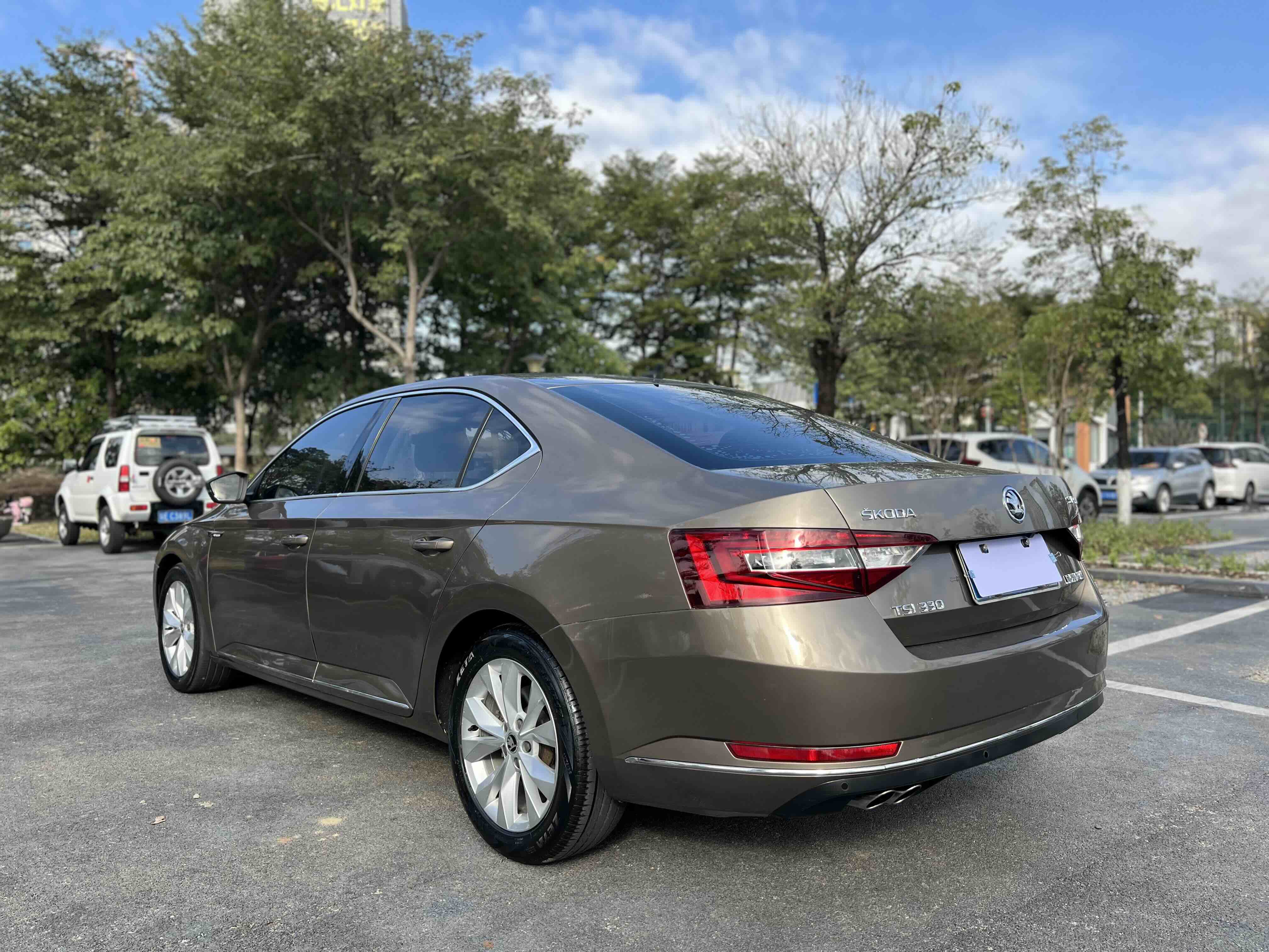 Skoda Superb 2017 #7 Skoda Superb 2017 car image #7