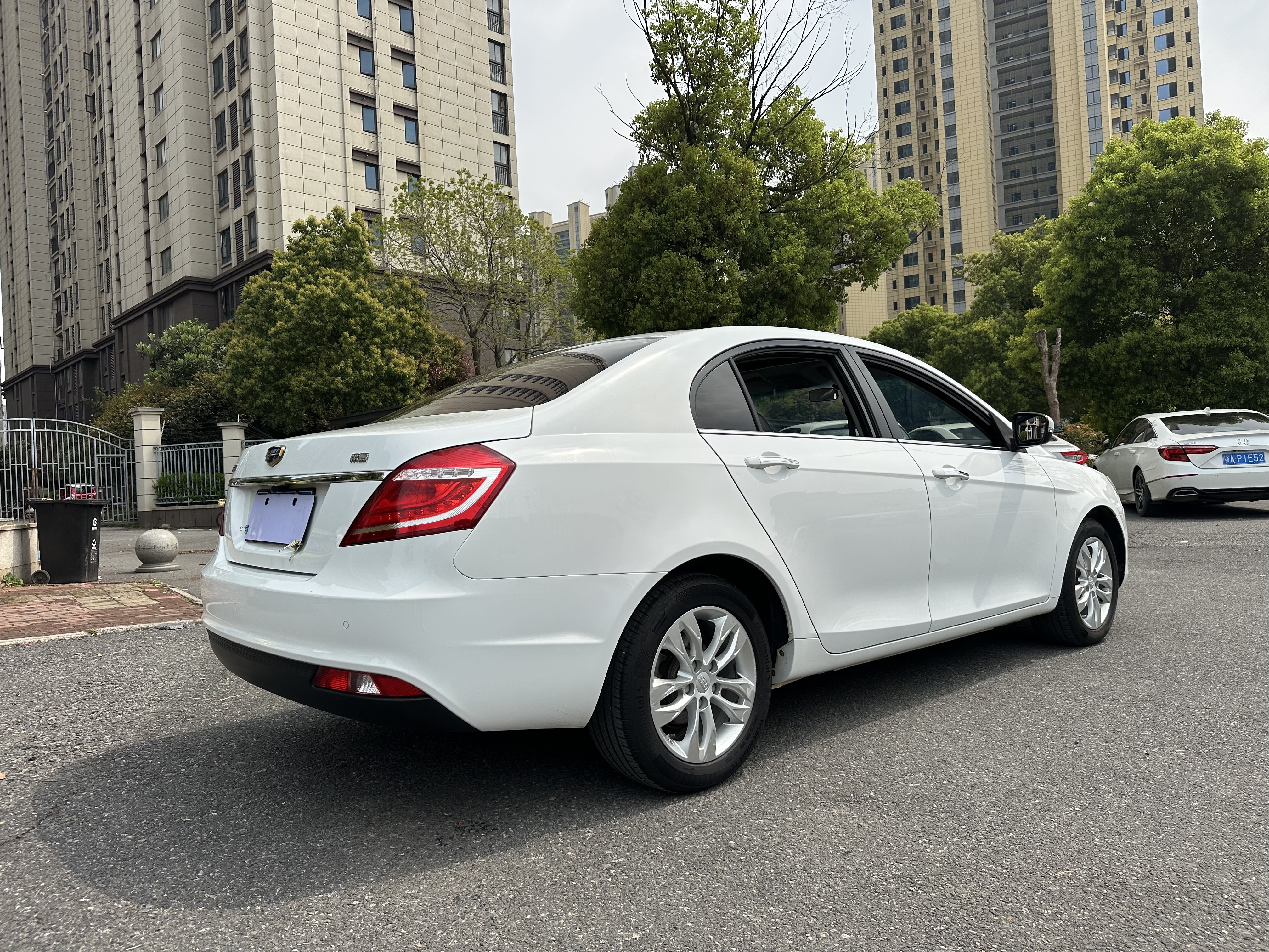 GEELY Emgrand 2016 #7 GEELY Emgrand 2016 car image #7