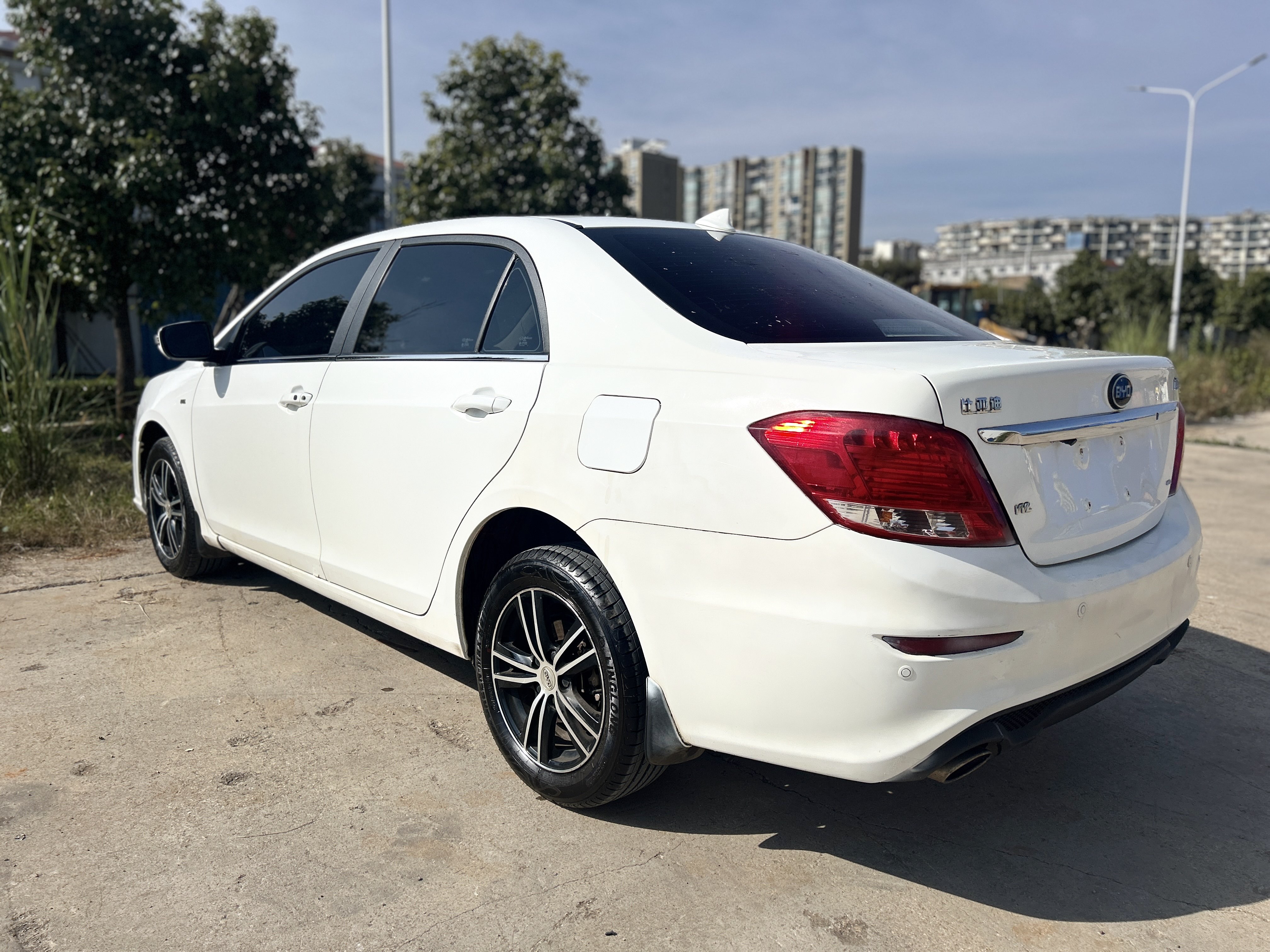 BYD SuRui 2015 #7 BYD SuRui 2015 car image #7