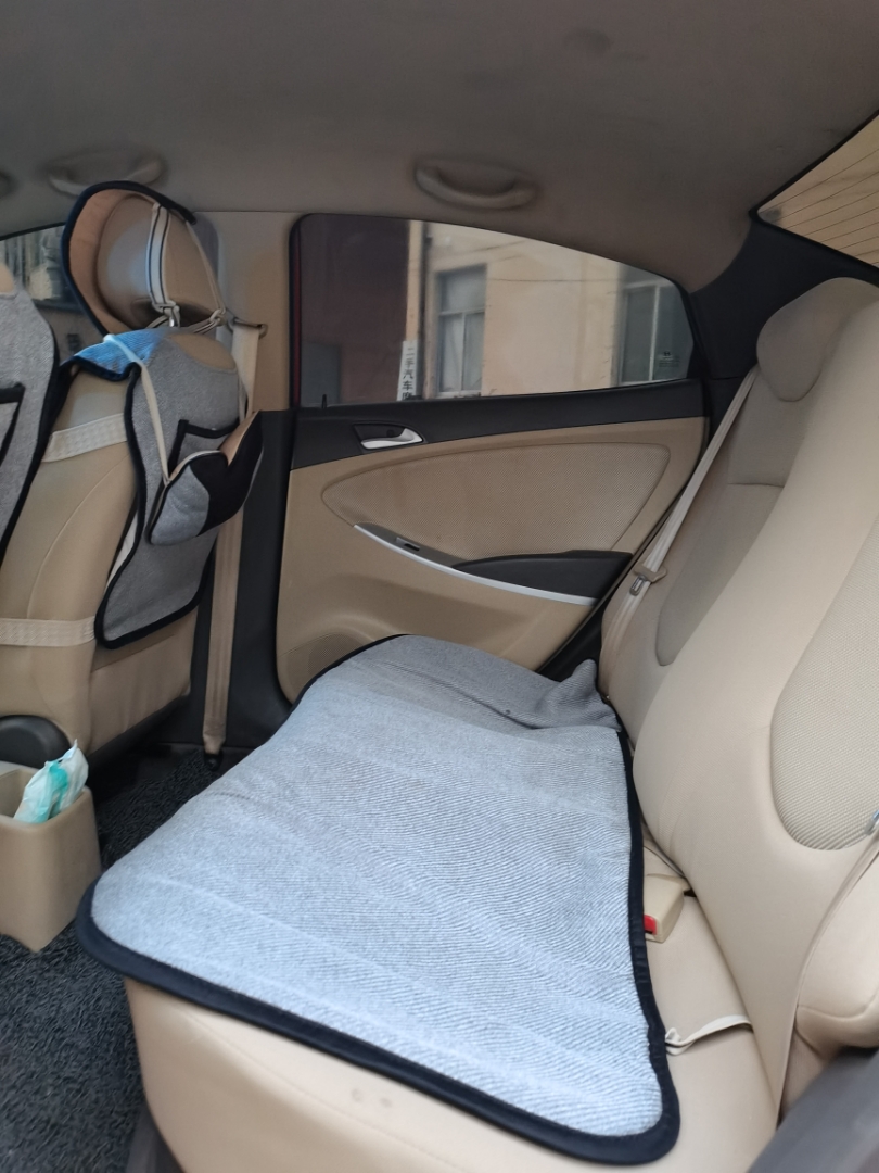 Hyundai Reina 2012 #7 Hyundai Reina 2012 car image #7