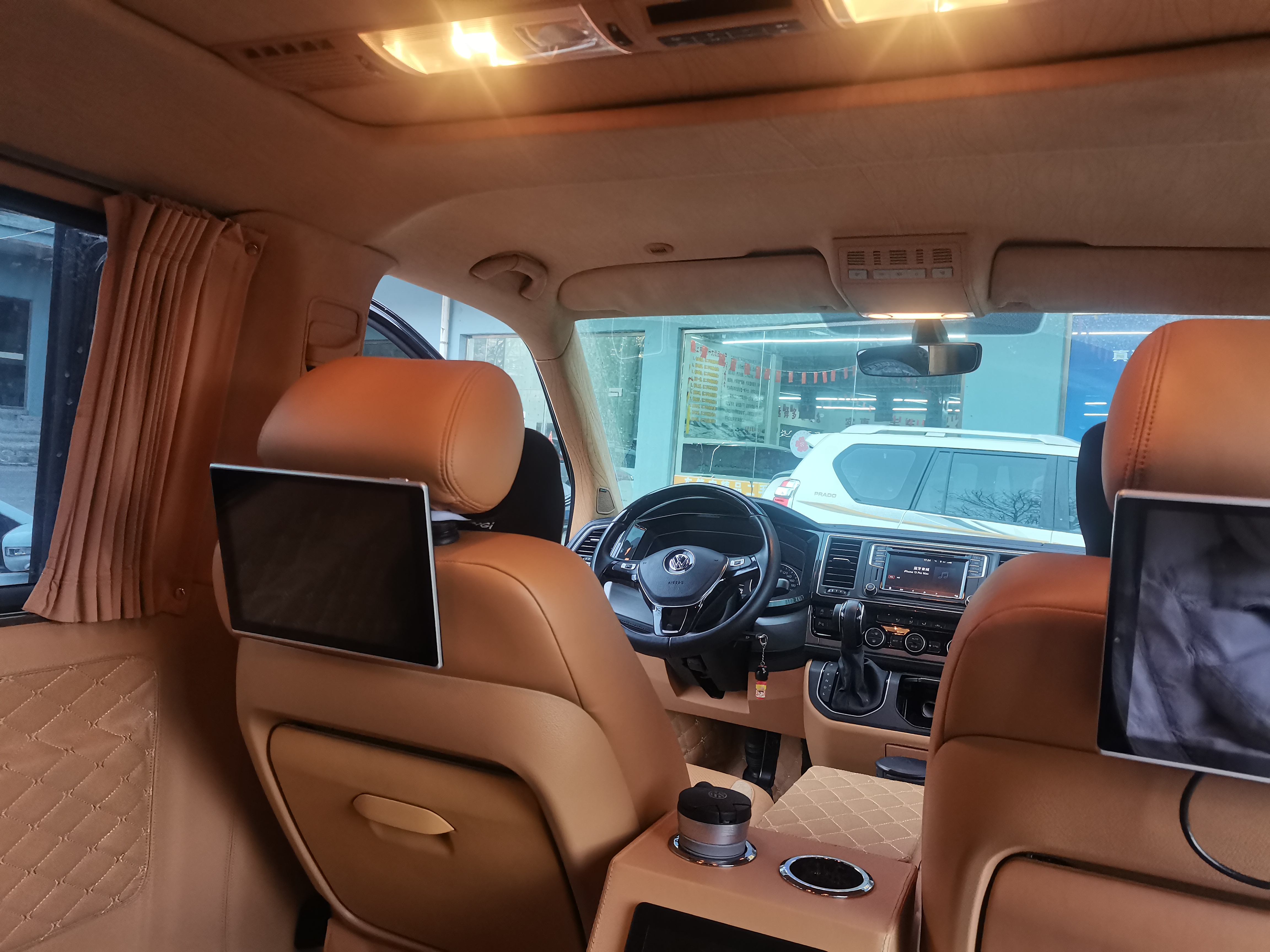 Volkswagen Caravelle 2018 immagine di auto #7