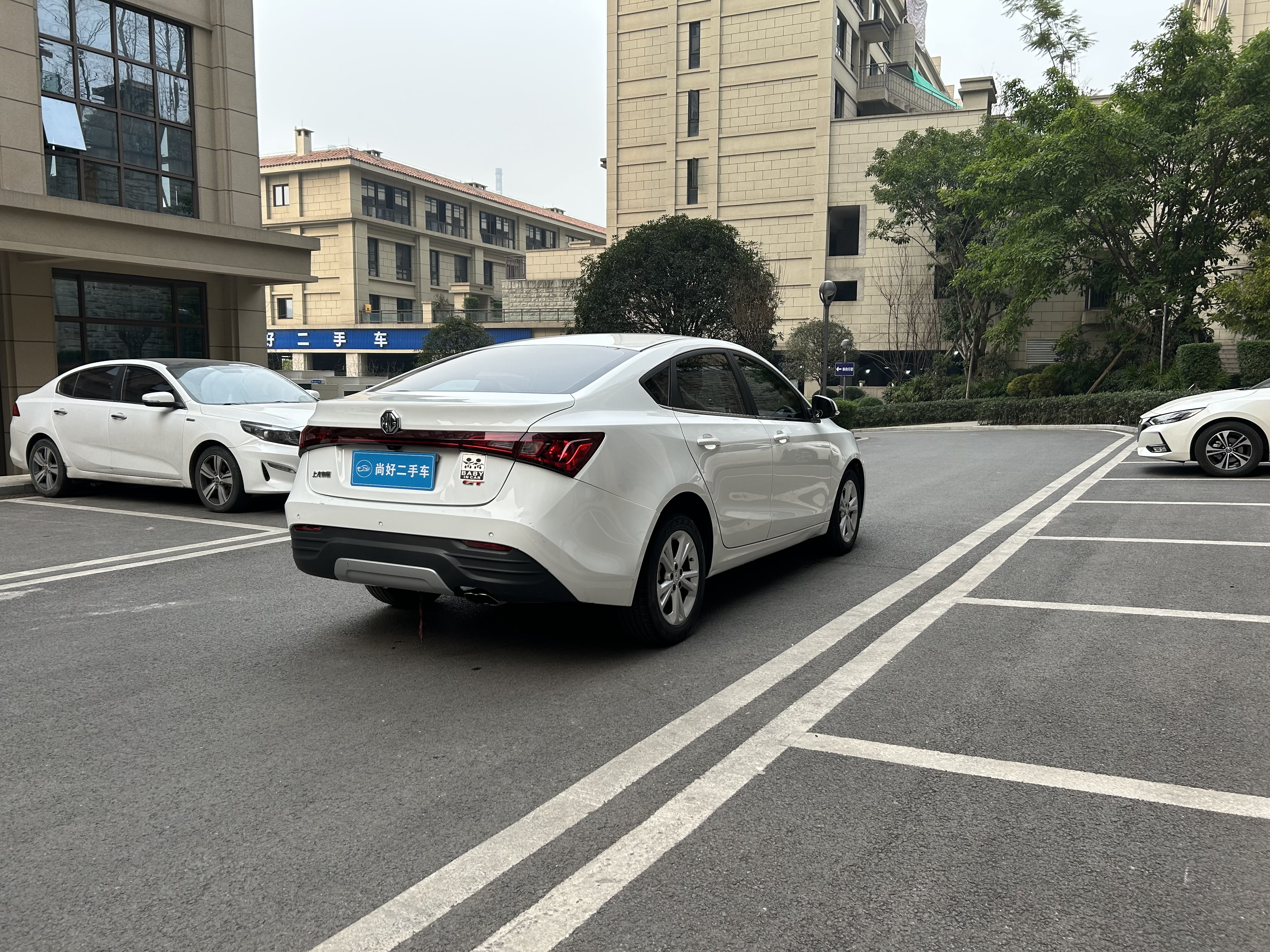 MG GT 2017 car image #7