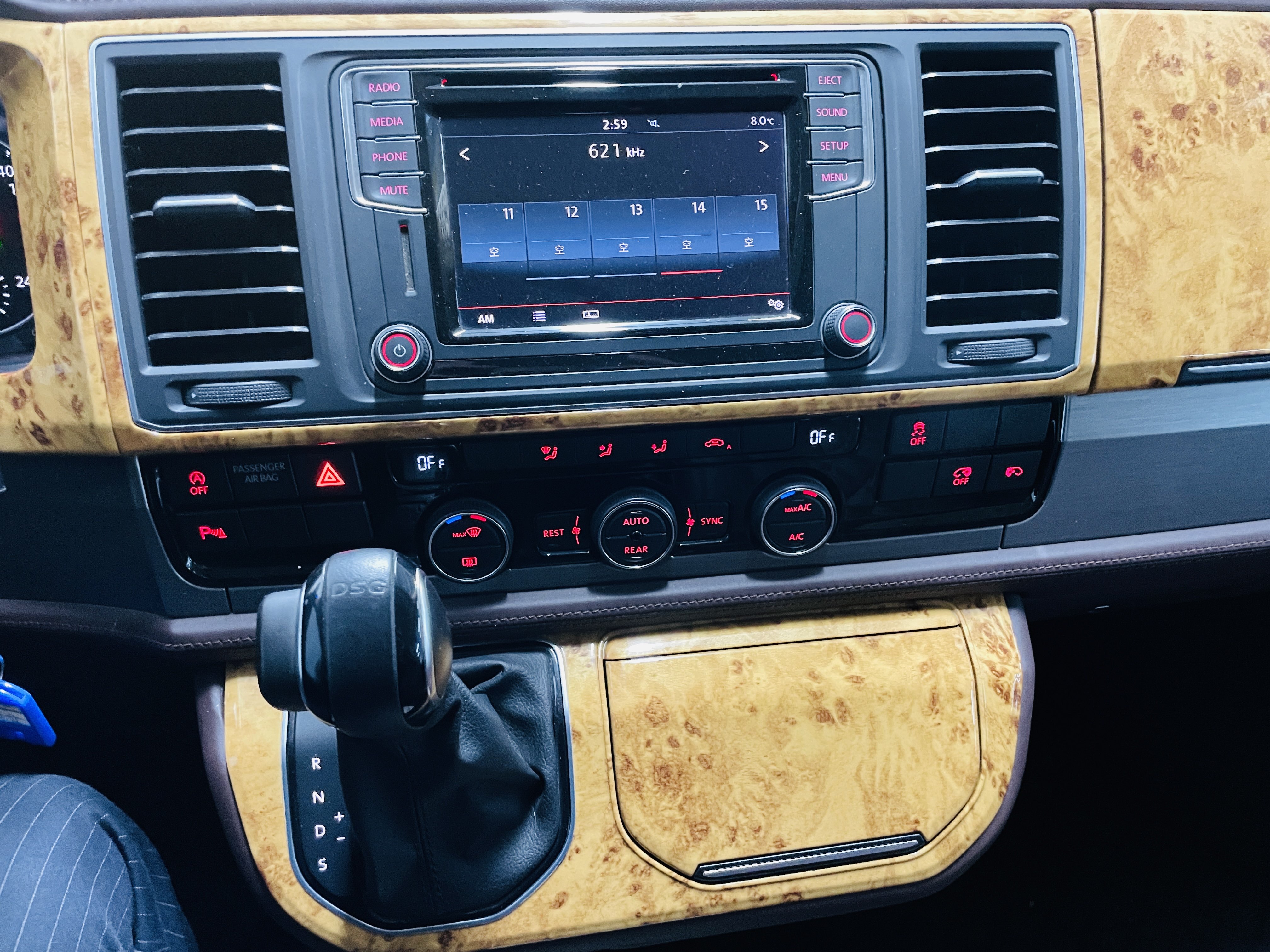 Volkswagen Caravelle 2019 #7 Volkswagen Caravelle 2019 car image #7