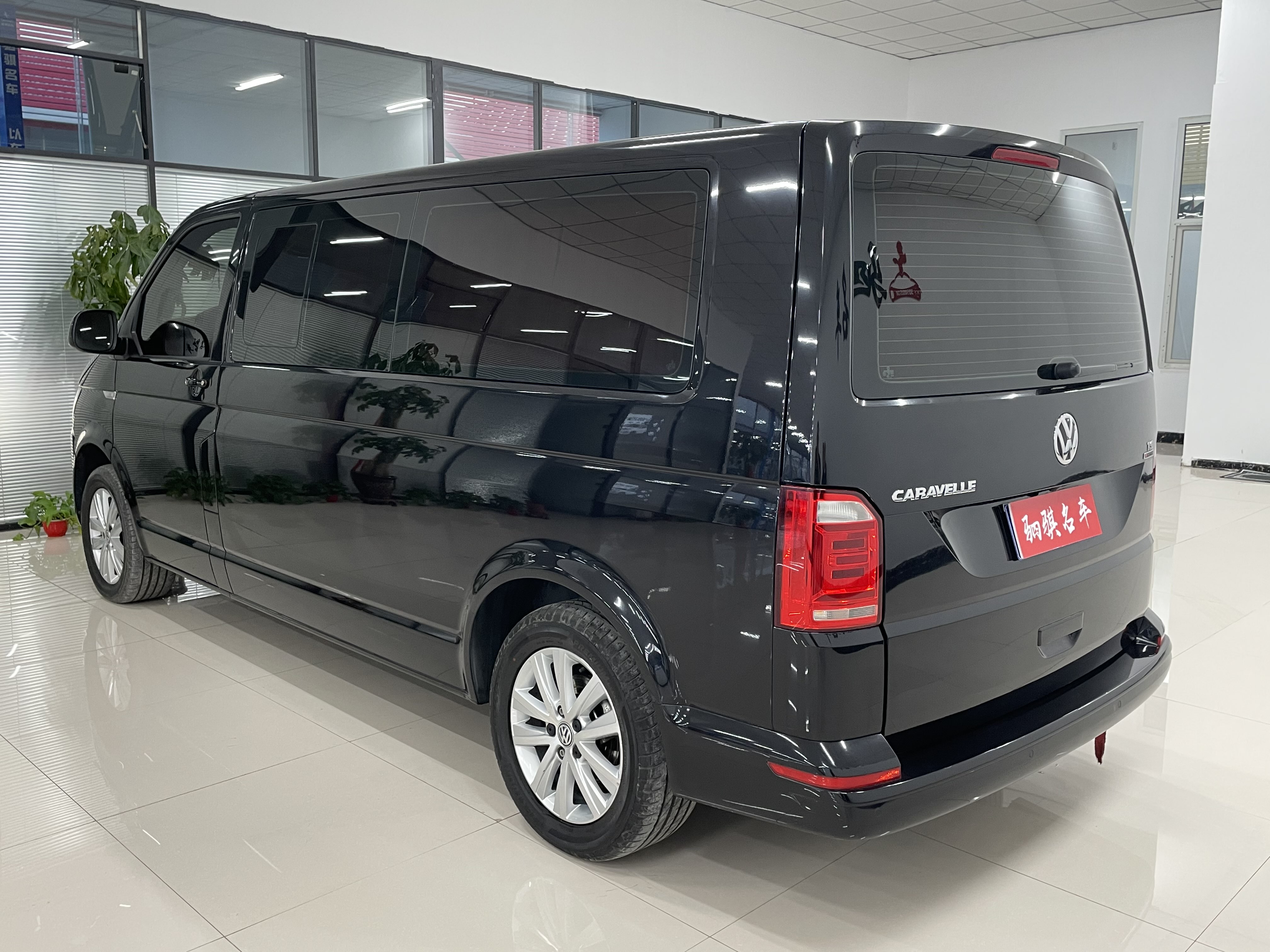 Volkswagen Caravelle 2017 immagine di auto #7