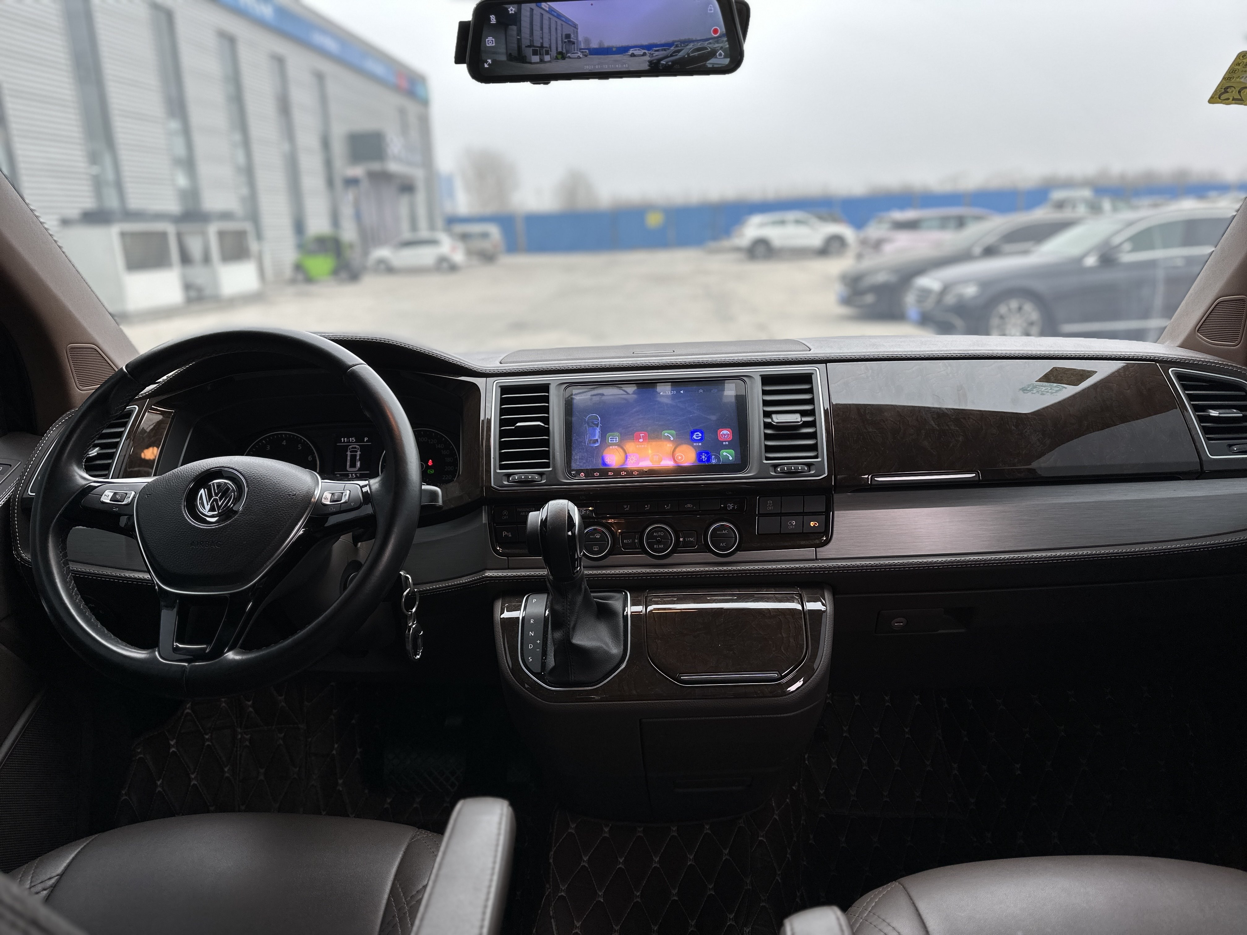 Volkswagen Caravelle 2019 car image #7