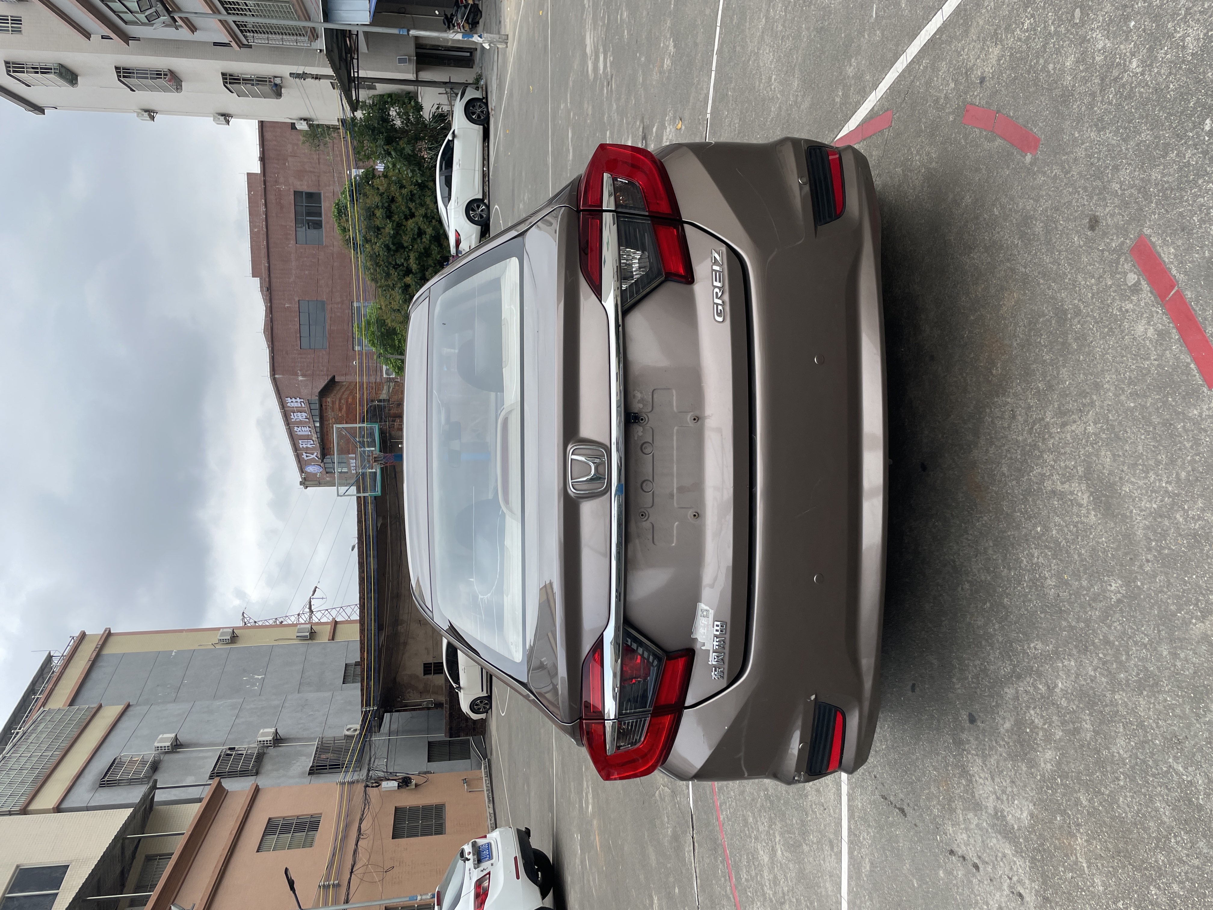 Honda Greiz 2018 #7 Honda Greiz 2018 car image #7