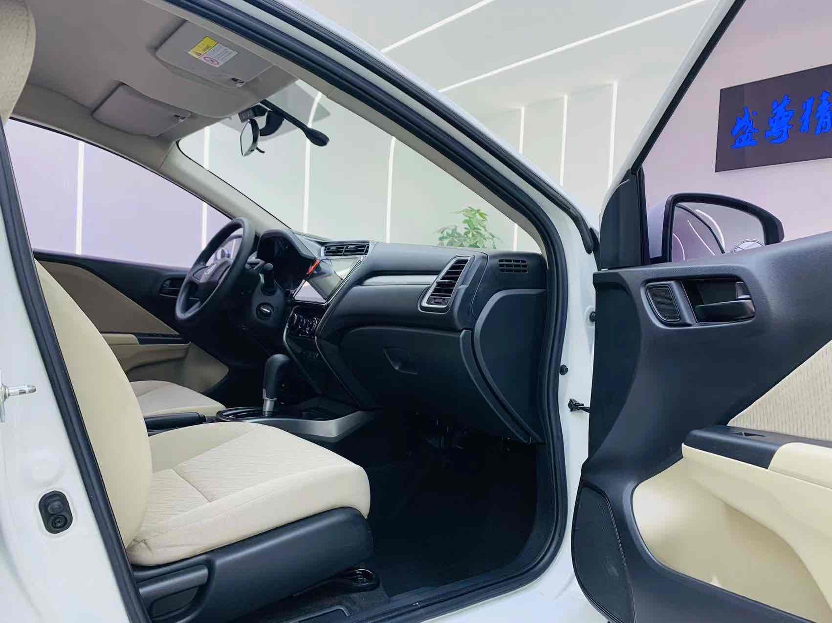 Honda Greiz 2018 car image #7