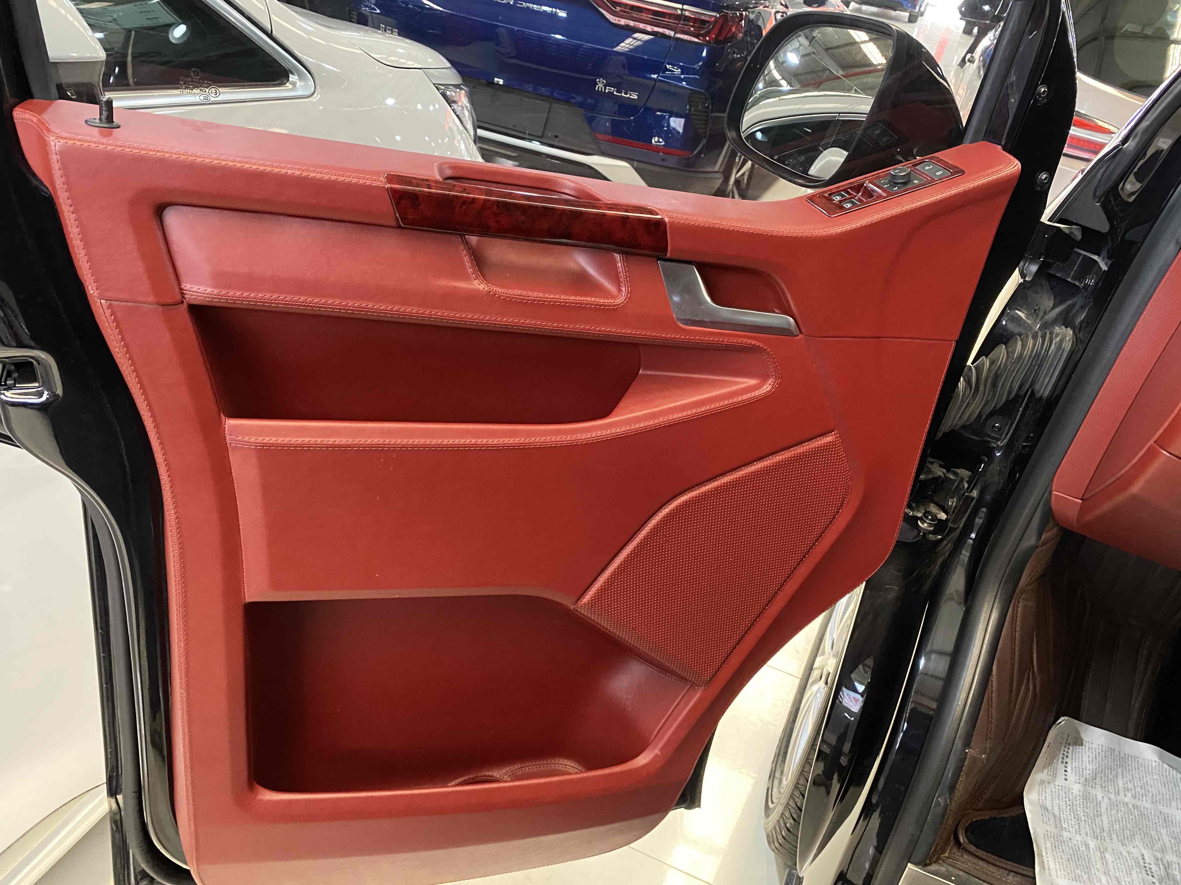 Volkswagen Caravelle 2019 car image #7